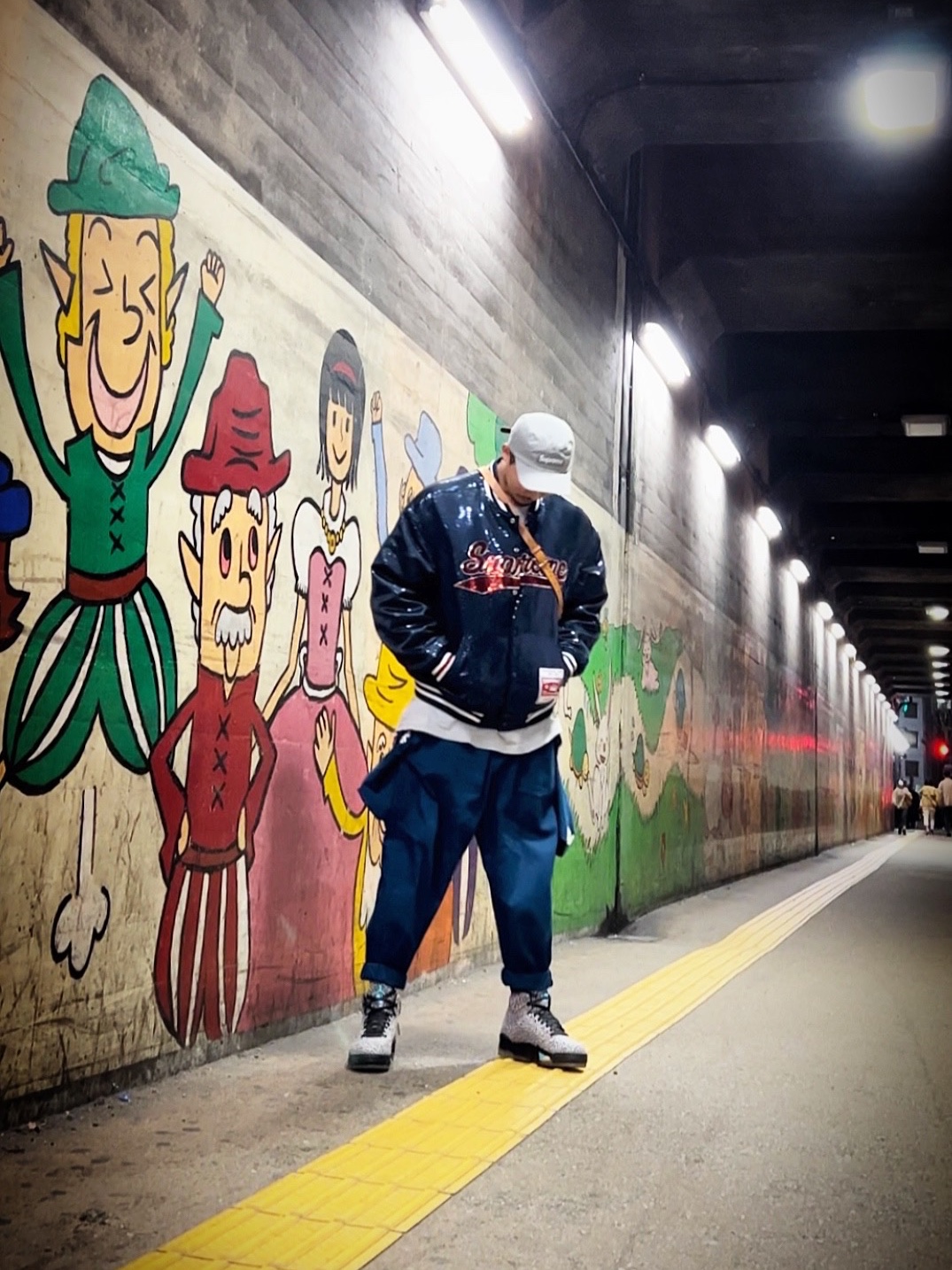 Supreme Mitchell & Ness Sequin Varsity Jacket Navy - 23SS, Nike x Parra SB Team USA Coveralls Brave Blue - US/EU 착용 스타일 - 3