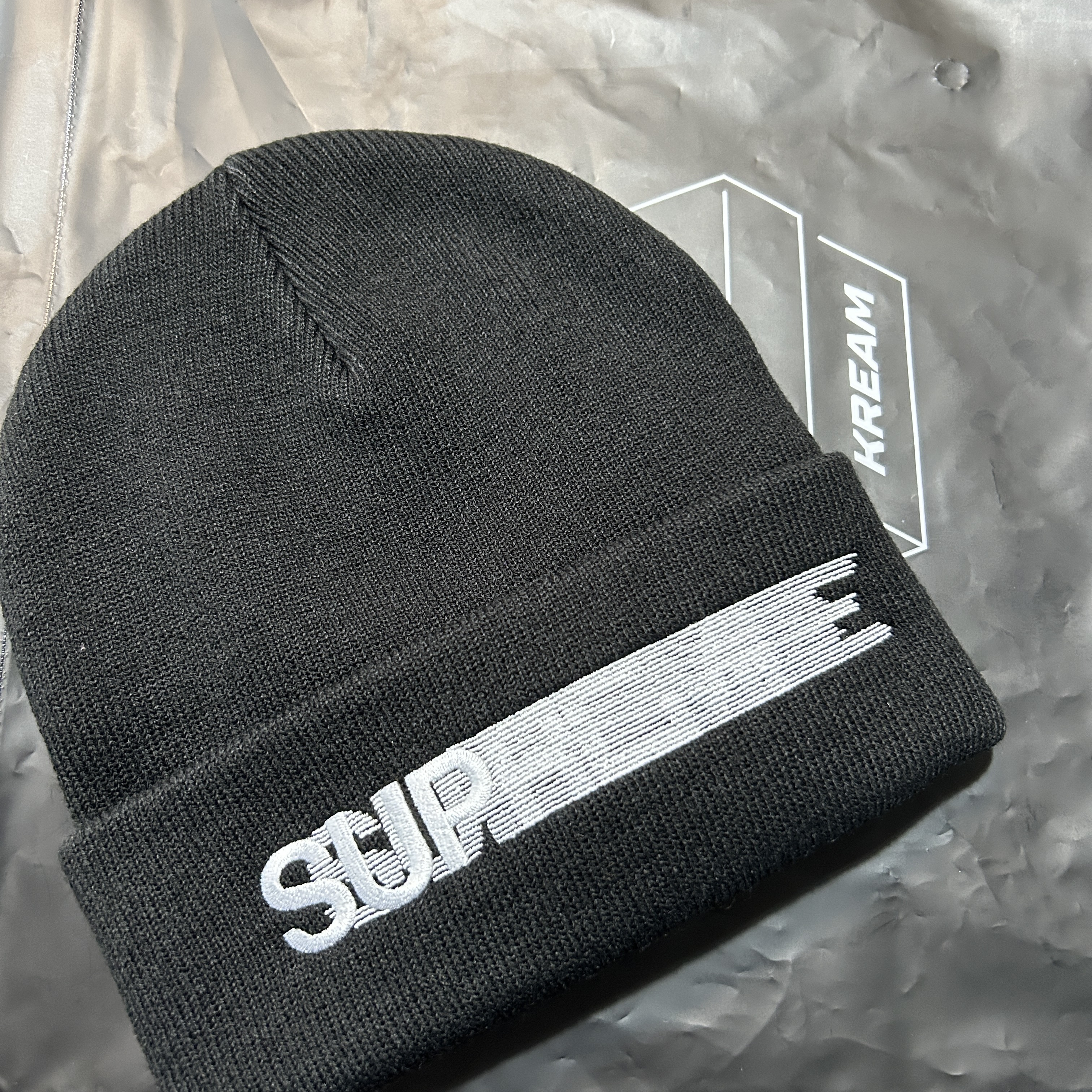 Supreme Motion Logo Beanie Black - 23SS 착용 스타일 - 1