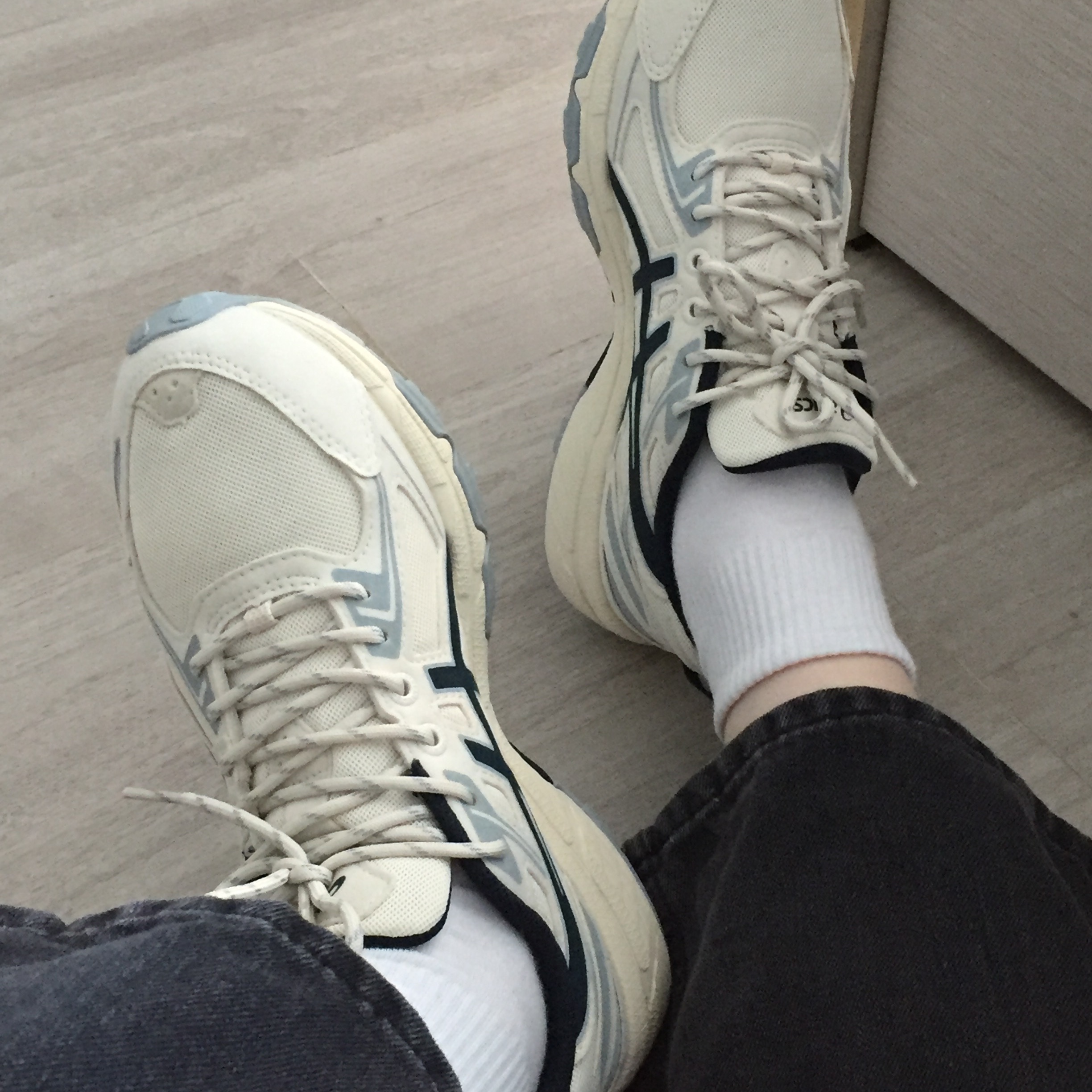 Asics Gel-Venture 6 SPS Birch French Blue 착용 스타일 - 2