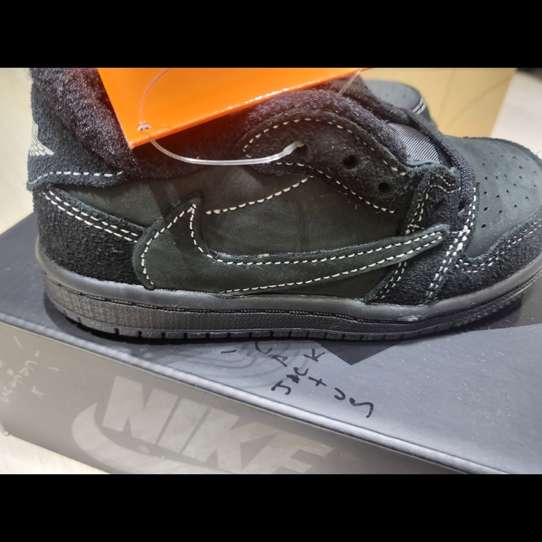 (TD) Jordan 1 x Travis Scott Retro Low OG SP Black Phantom 착용 스타일 - 2