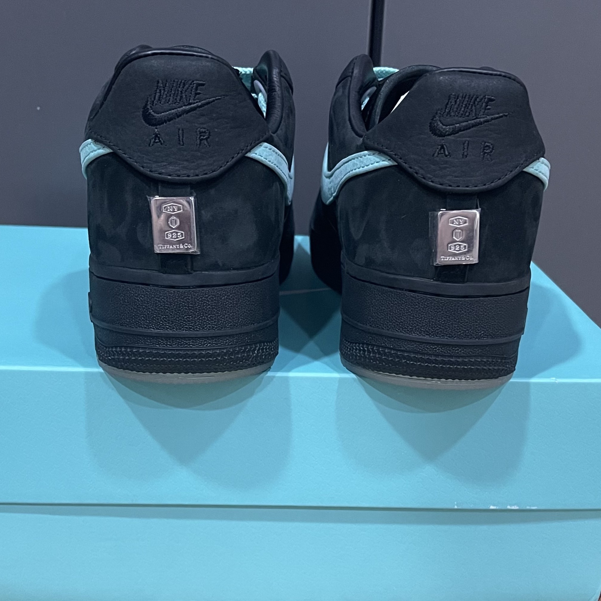 Nike x Tiffany & Co. Air Force 1 Low SP 1837 착용 스타일 - 3