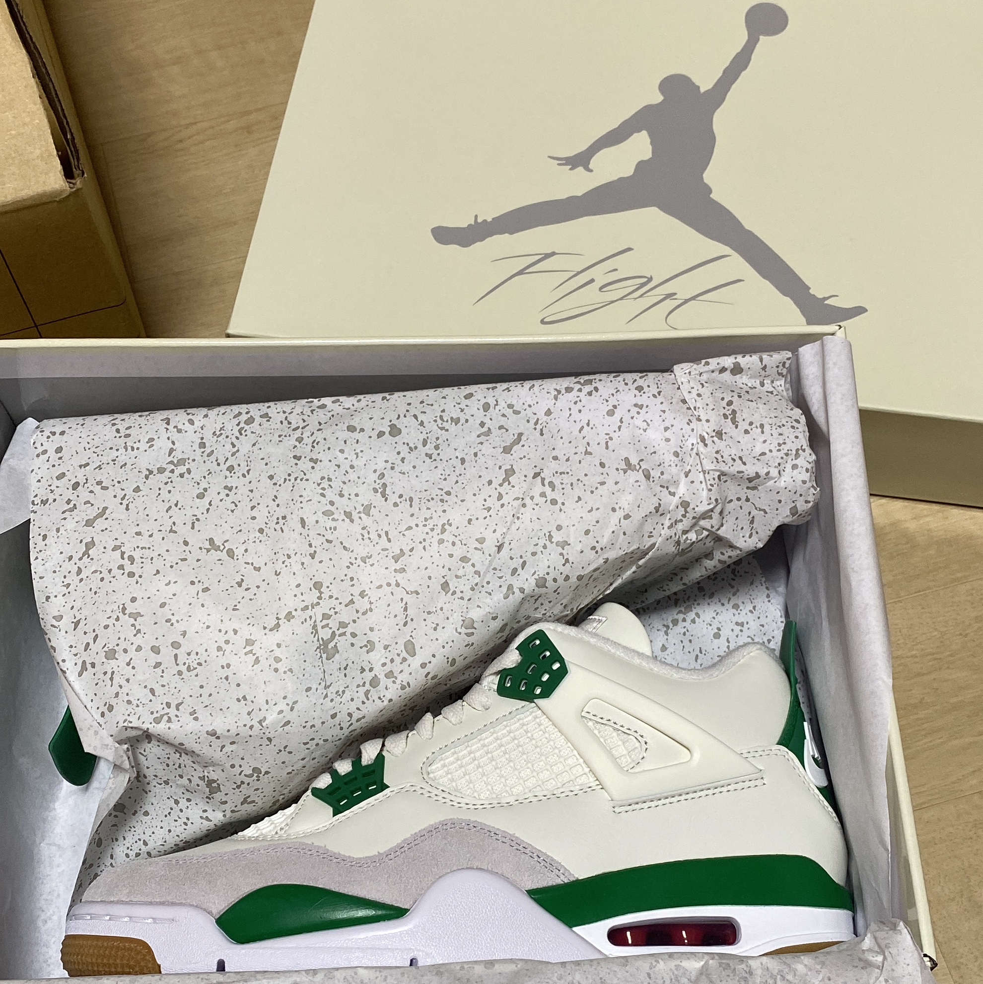 Jordan 4 x Nike SB Retro SP Pine Green 착용 스타일 - 2