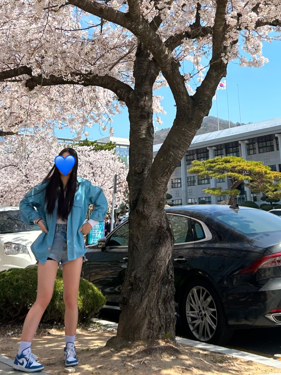IAB Studio x Obey Bold Shirt Jacket Blue, (W) Jordan 1 Low White Dark Marina Blue 착용 스타일