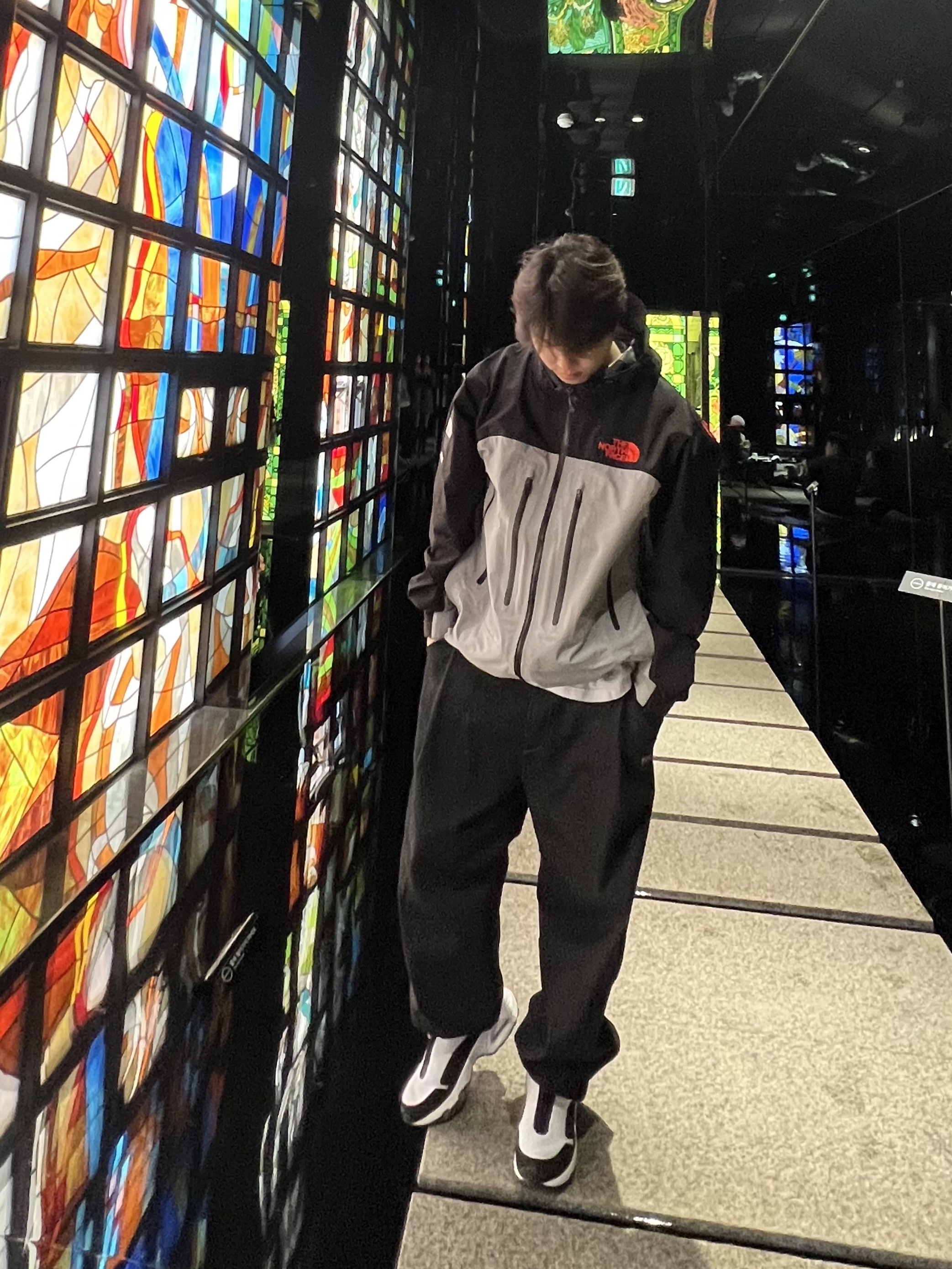 Supreme x The North Face Taped Seam Shell Jacket Grey - 22FW, Nike x Comme des Garcons Homme Plus Air Max Sunder SP White Black 착용 스타일 - 1