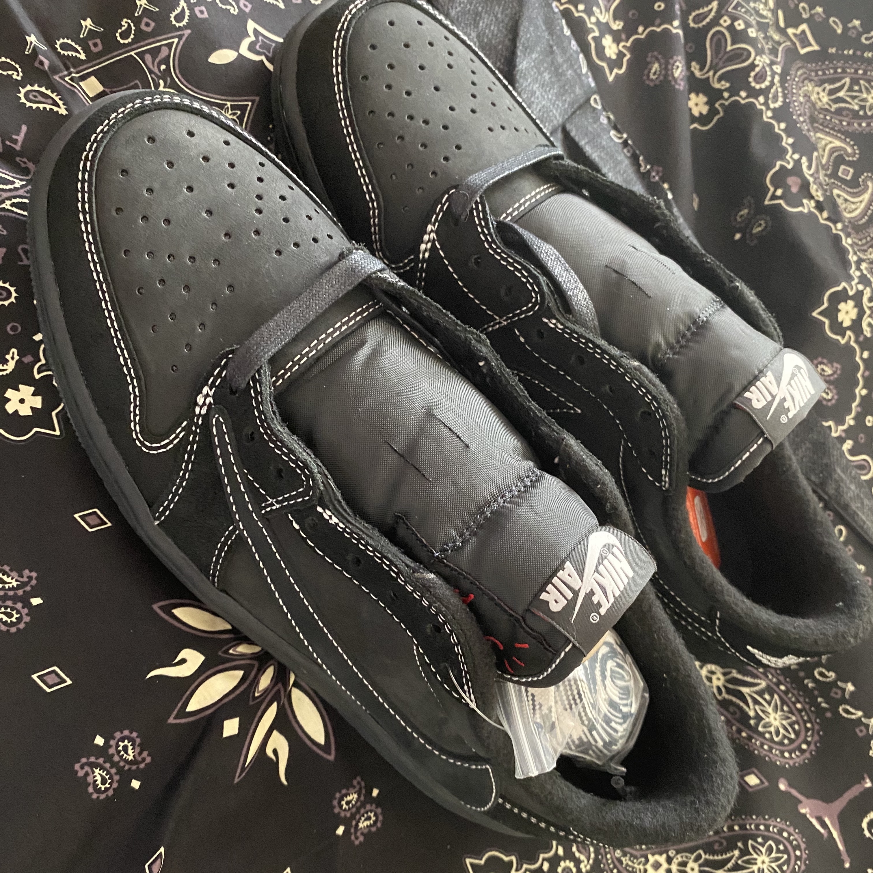 Jordan 1 x Travis Scott Retro Low OG SP Black Phantom 착용 스타일