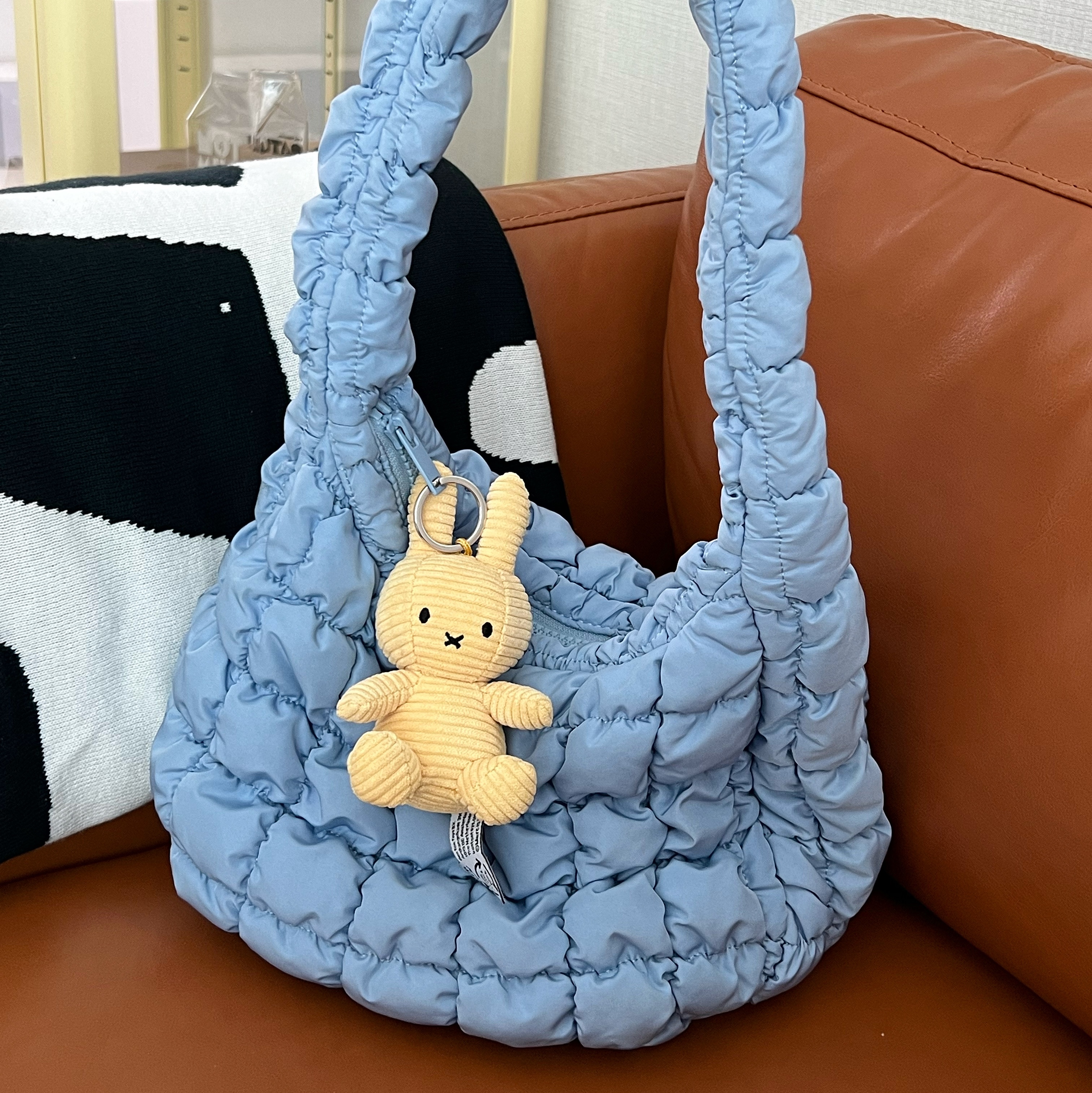 COS Quilted Mini Bag Light Blue 착용 스타일