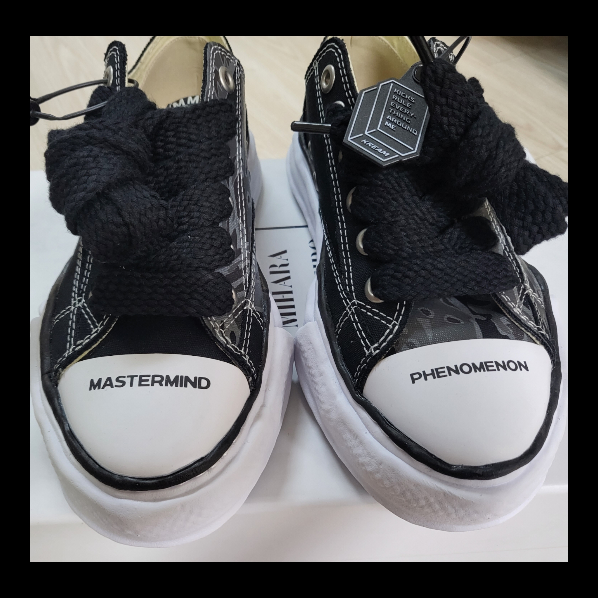 Maison Mihara Yasuhiro x Mastermind x Phenomenon Peterson OG Sole Canvas Low-top Sneakers Black Type B 착용 스타일 - 4