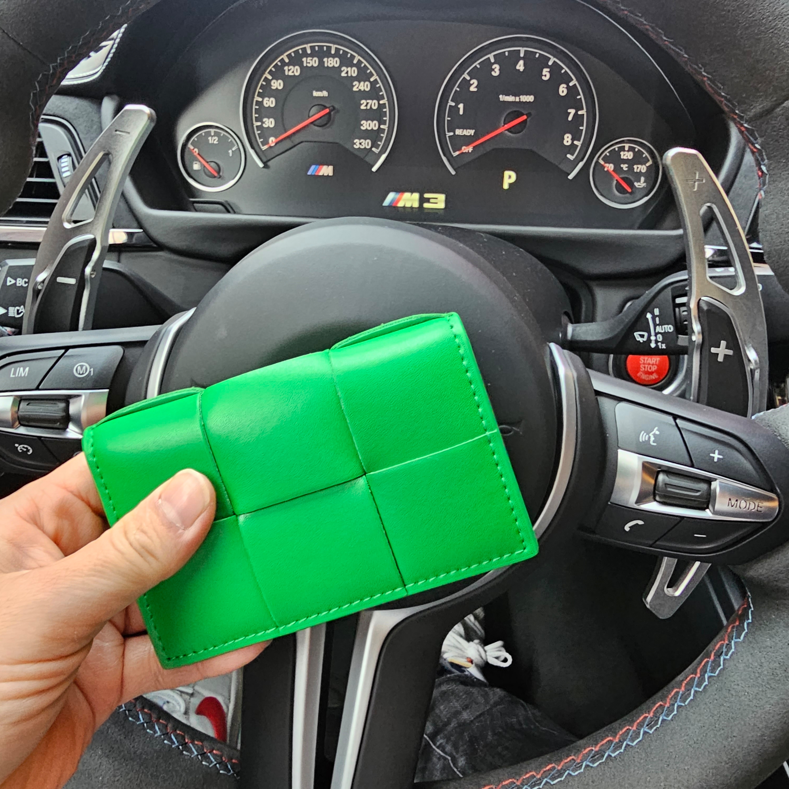 Bottega Veneta Flap Card Case Parakeet 착용 스타일 - 2