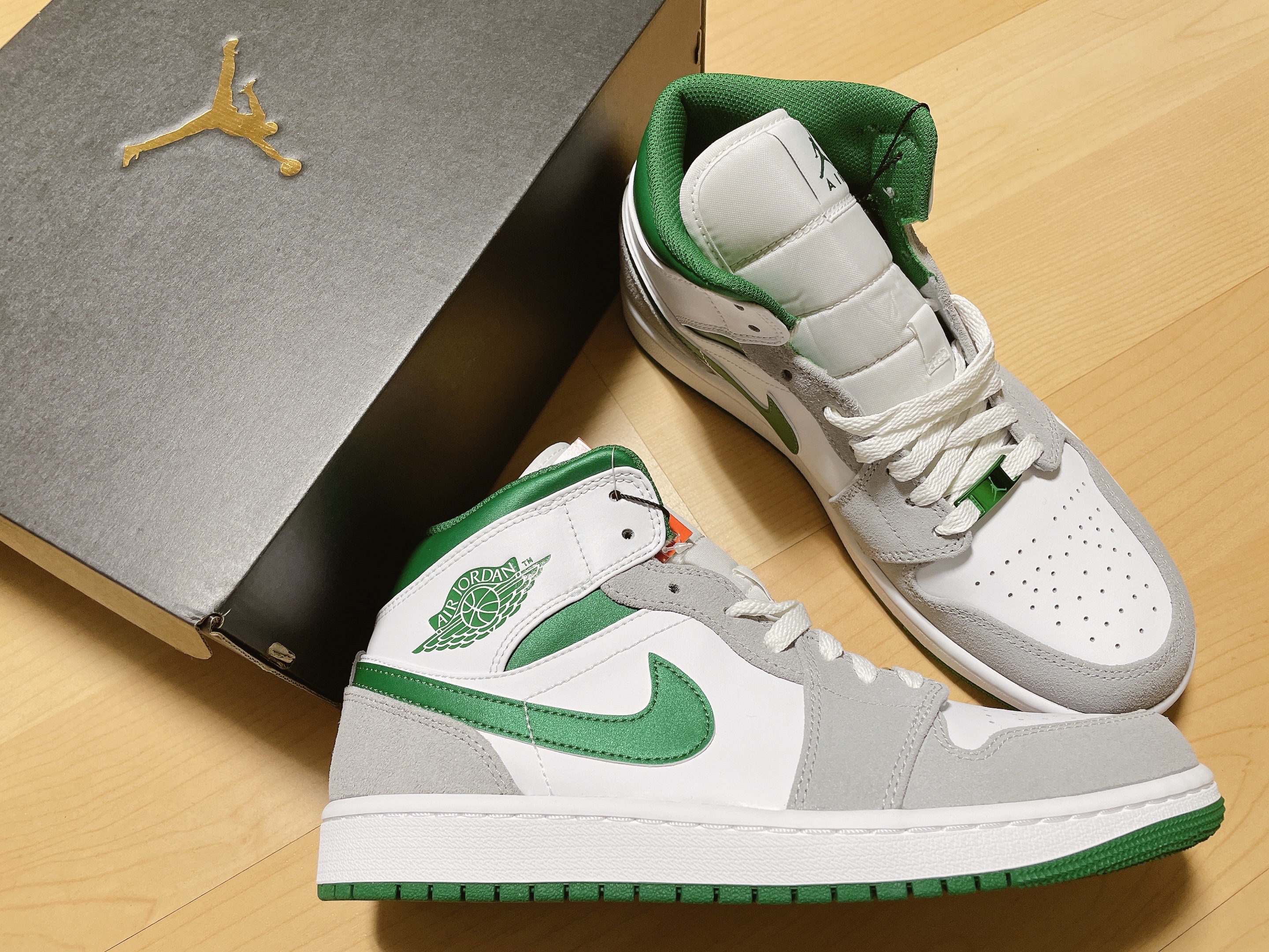 Jordan 1 Mid SE Pine Green Light Smoke Grey 착용 스타일