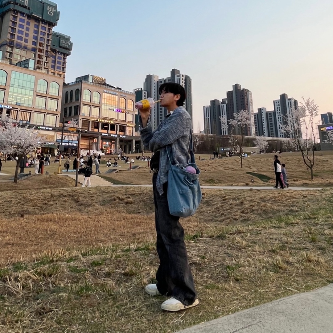 Maison Mihara Yasuhiro Baker OG Sole OD Canvas Low-top Sneakers White 착용 스타일 - 2