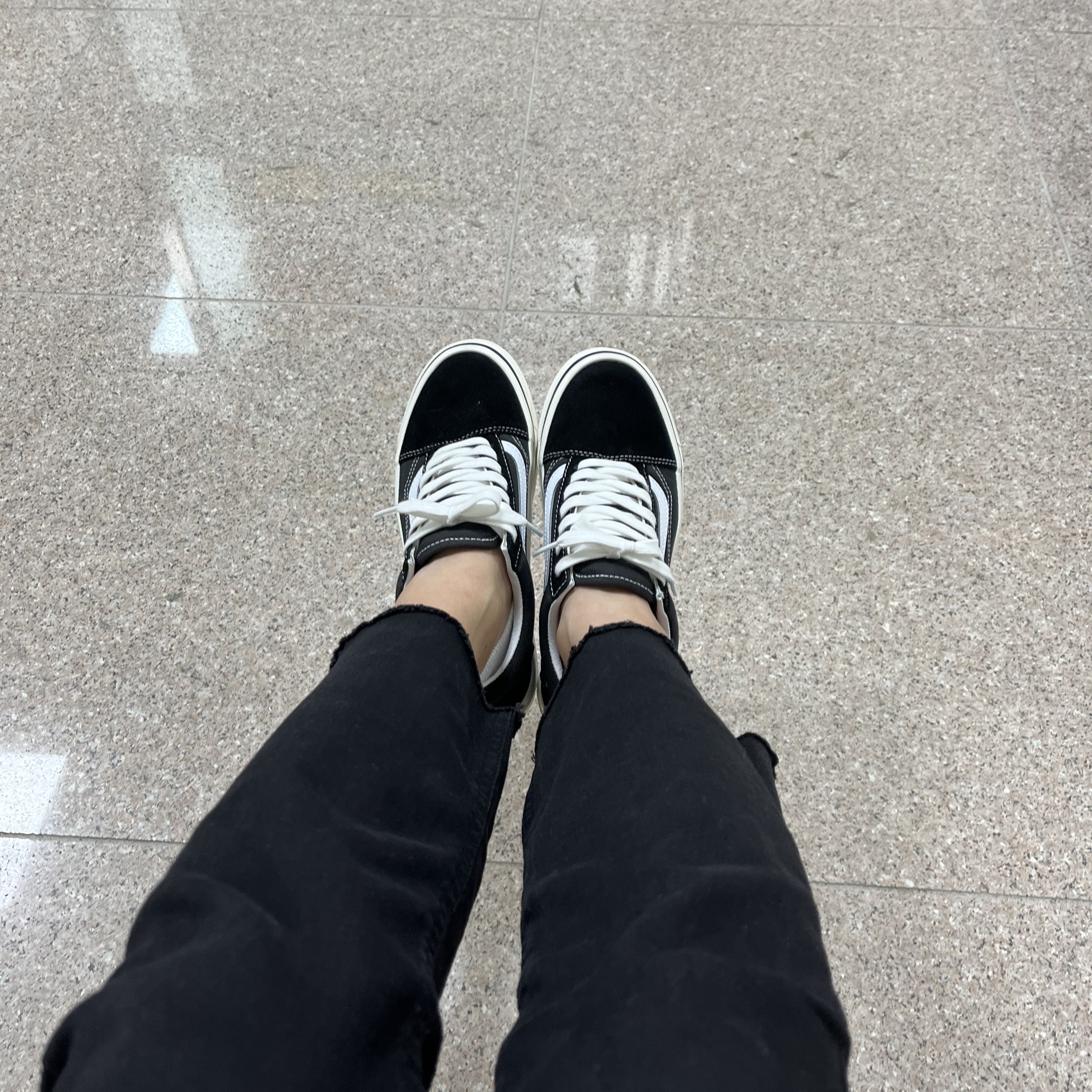 Vans Old Skool 36 DX Anaheim Factory Black White 착용 스타일