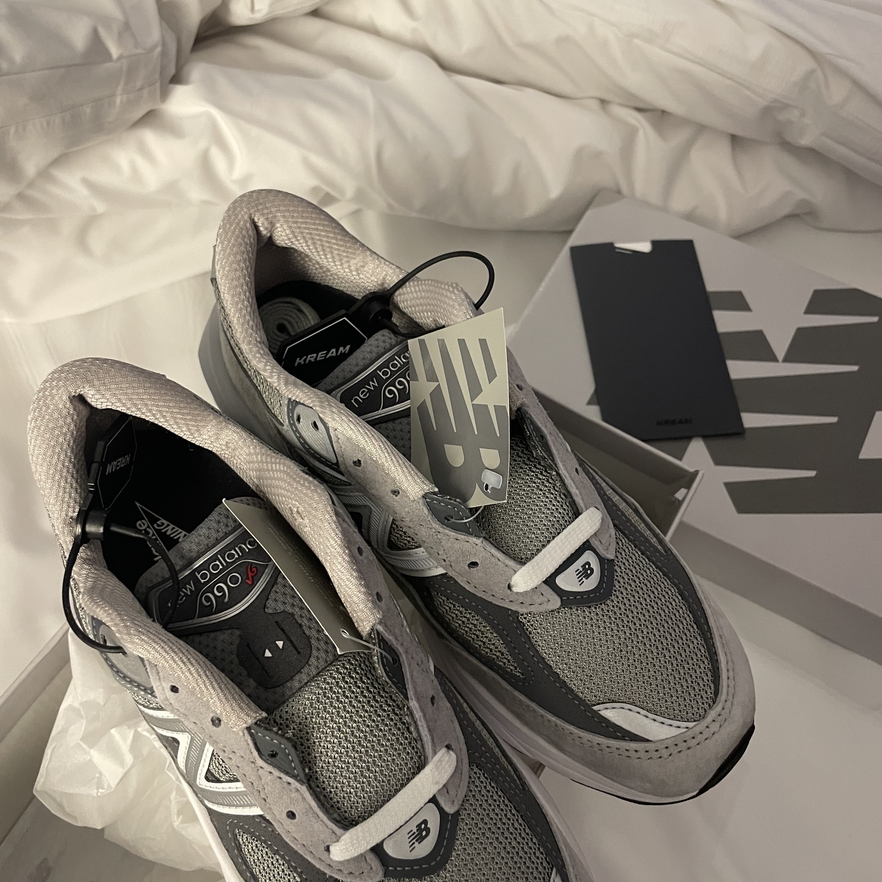 New Balance 990v6 Made in USA Grey - D Standard 착용 스타일 - 3