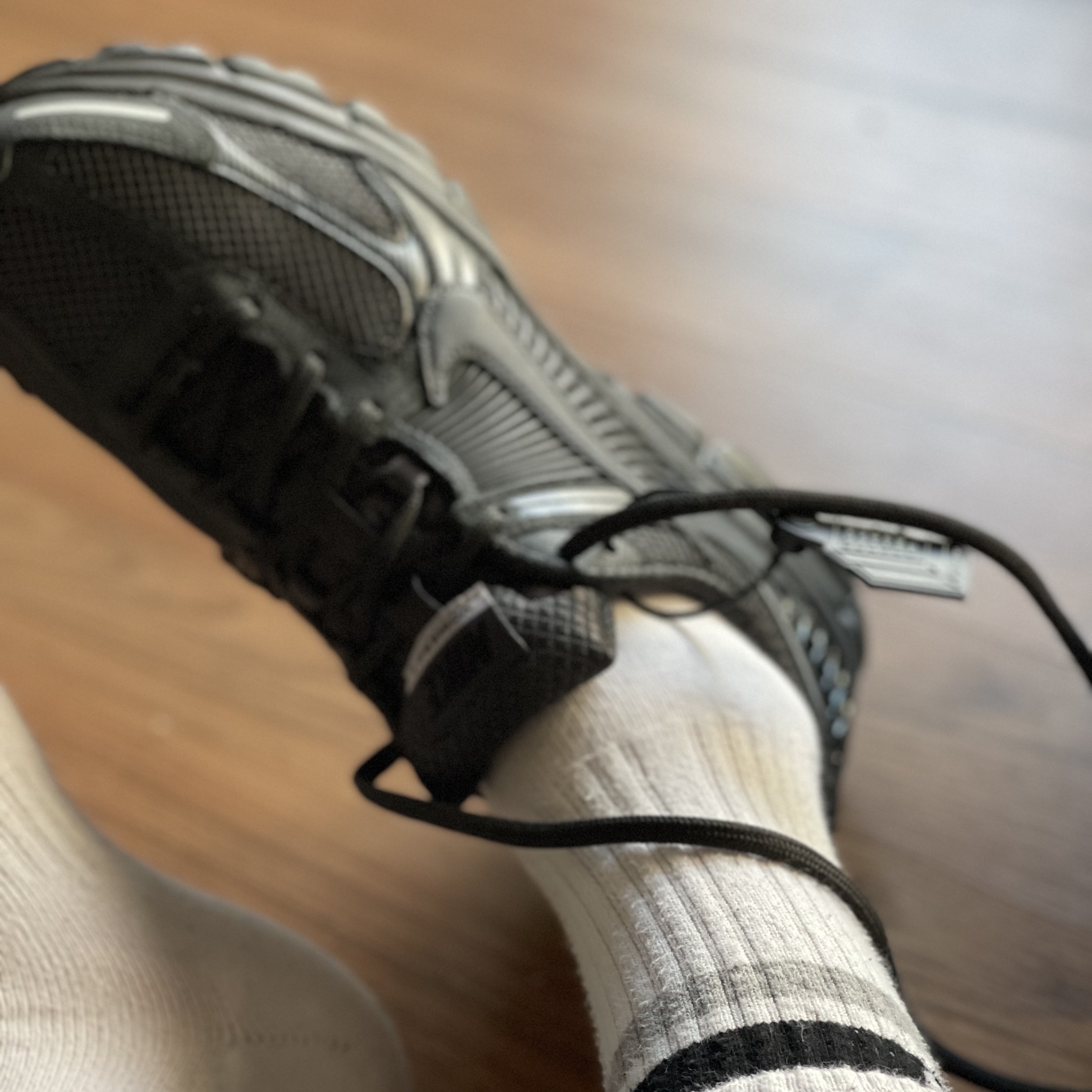 Nike Zoom Vomero 5 SP Anthracite 2023 착용 스타일 - 1