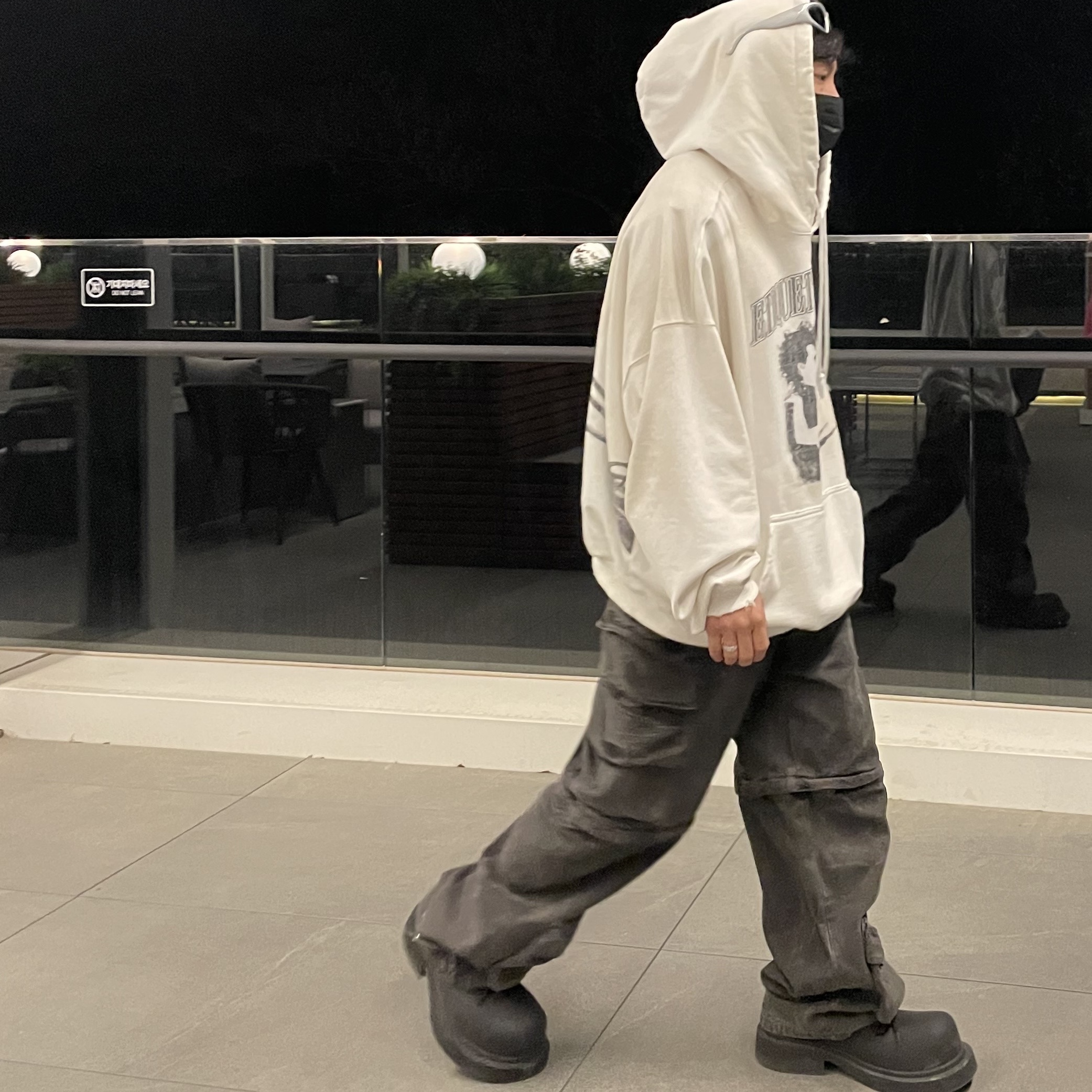 Project G/R x Atmos Etiquette Lesson Vintage Washed Hoodie White, Balenciaga Steroid Derby Black 착용 스타일
