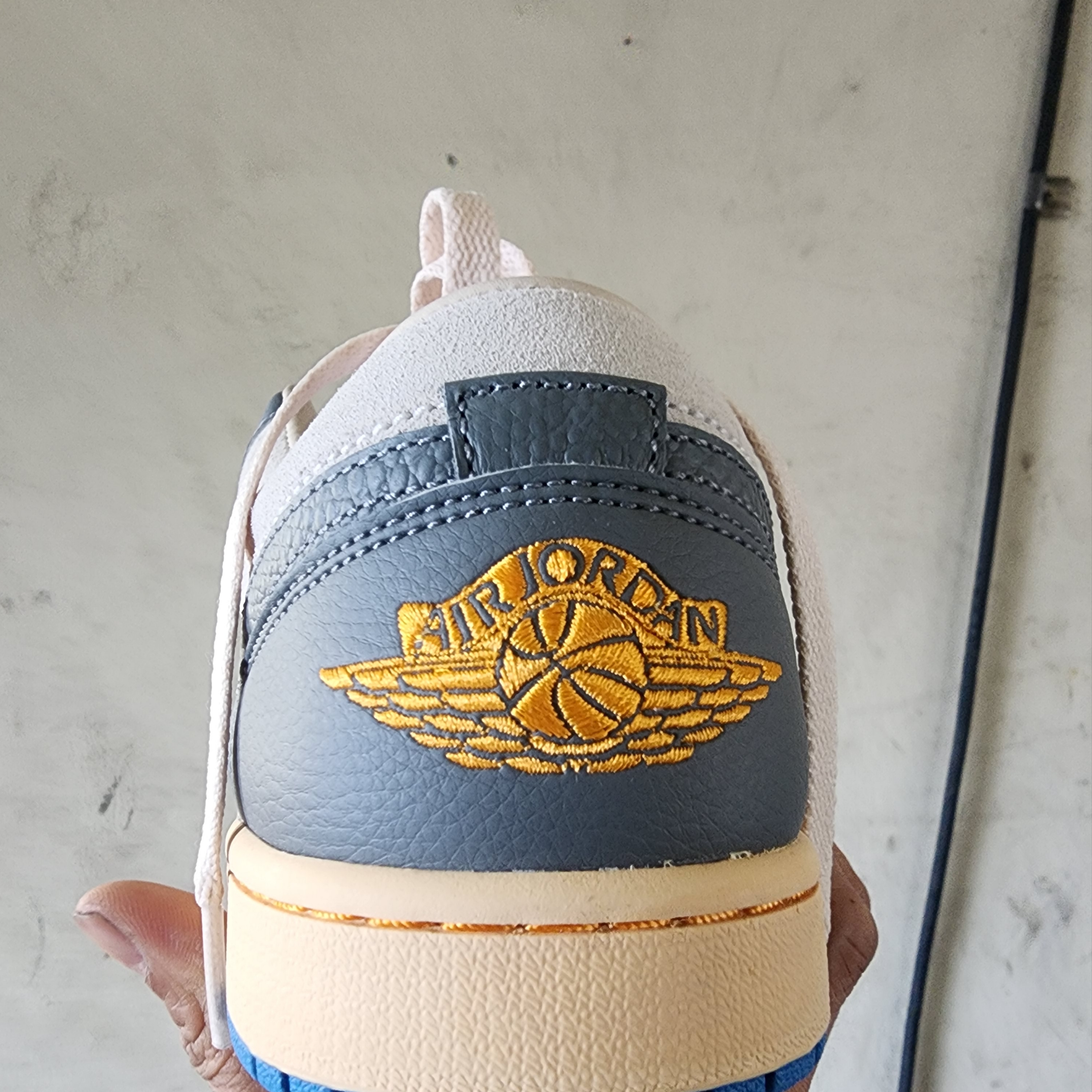 Jordan 1 Low SE Tokyo 96 착용 스타일 - 1