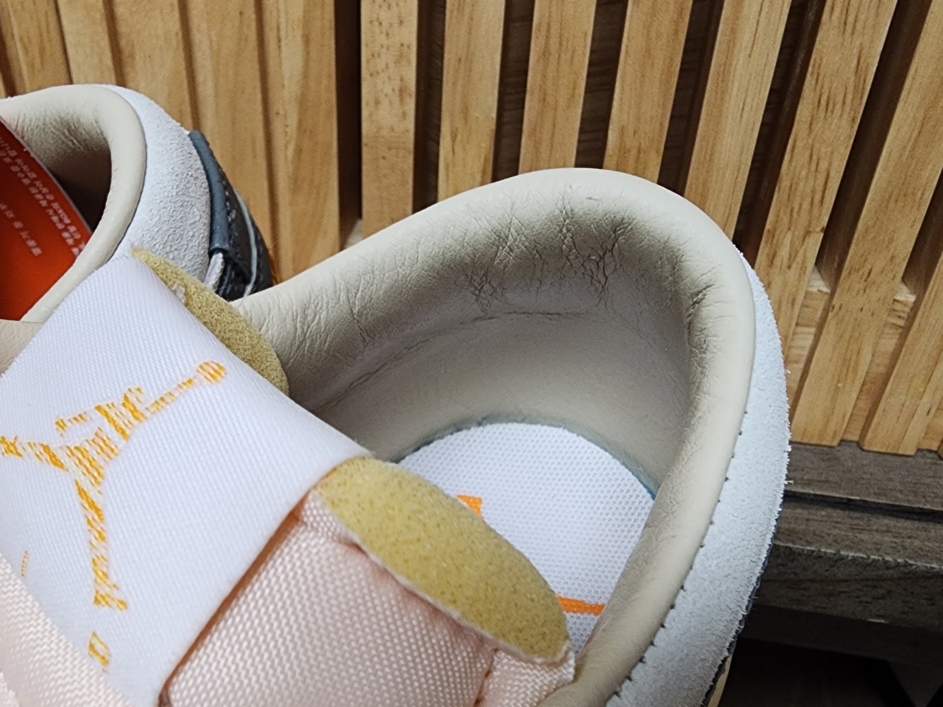 Jordan 1 Low SE Tokyo 96 착용 스타일 - 3