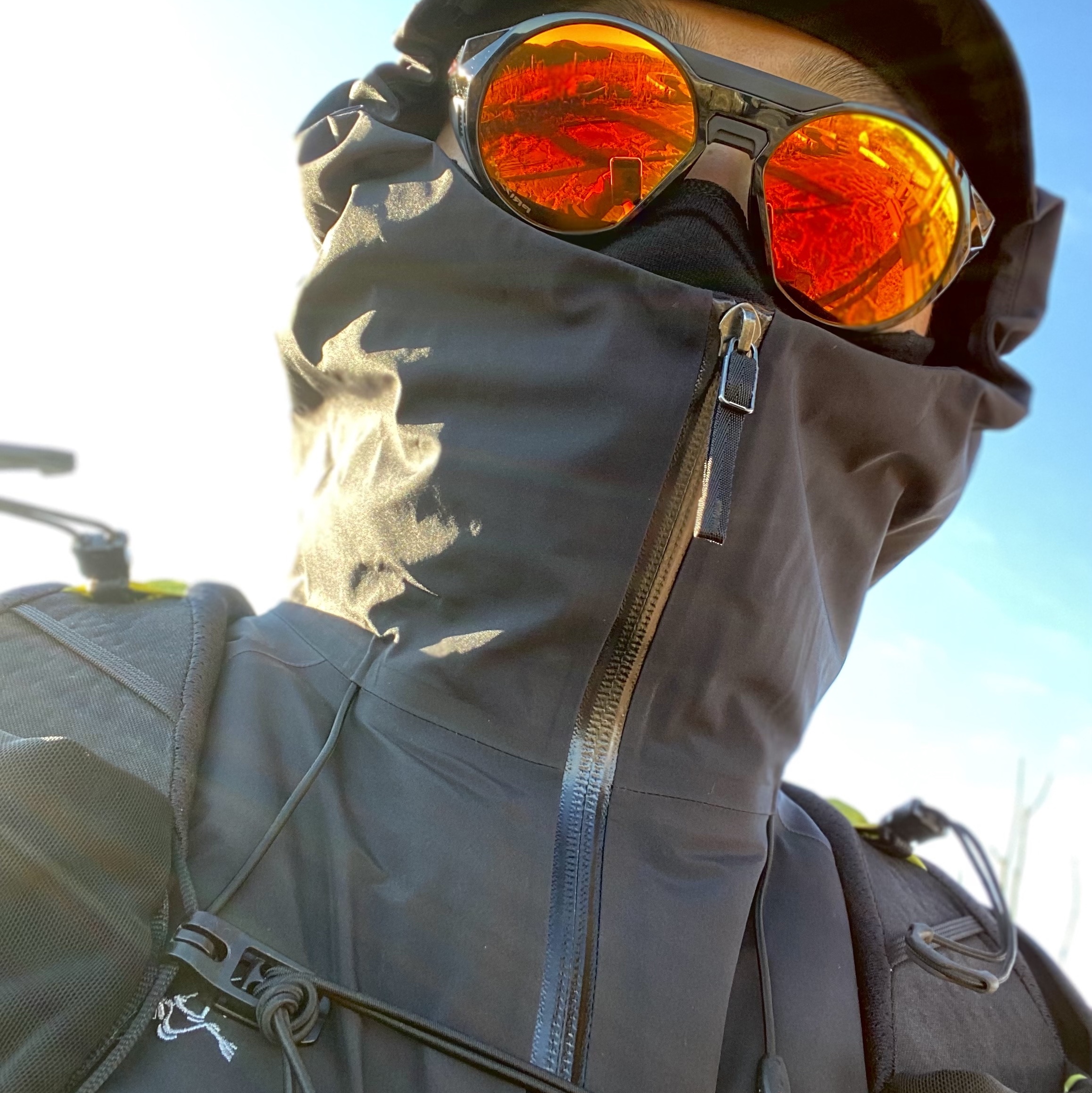 Arc'teryx Beta LT Jacket Black, Arc'teryx Mantis 2 Waistpack 24K Black 착용 스타일 - 2