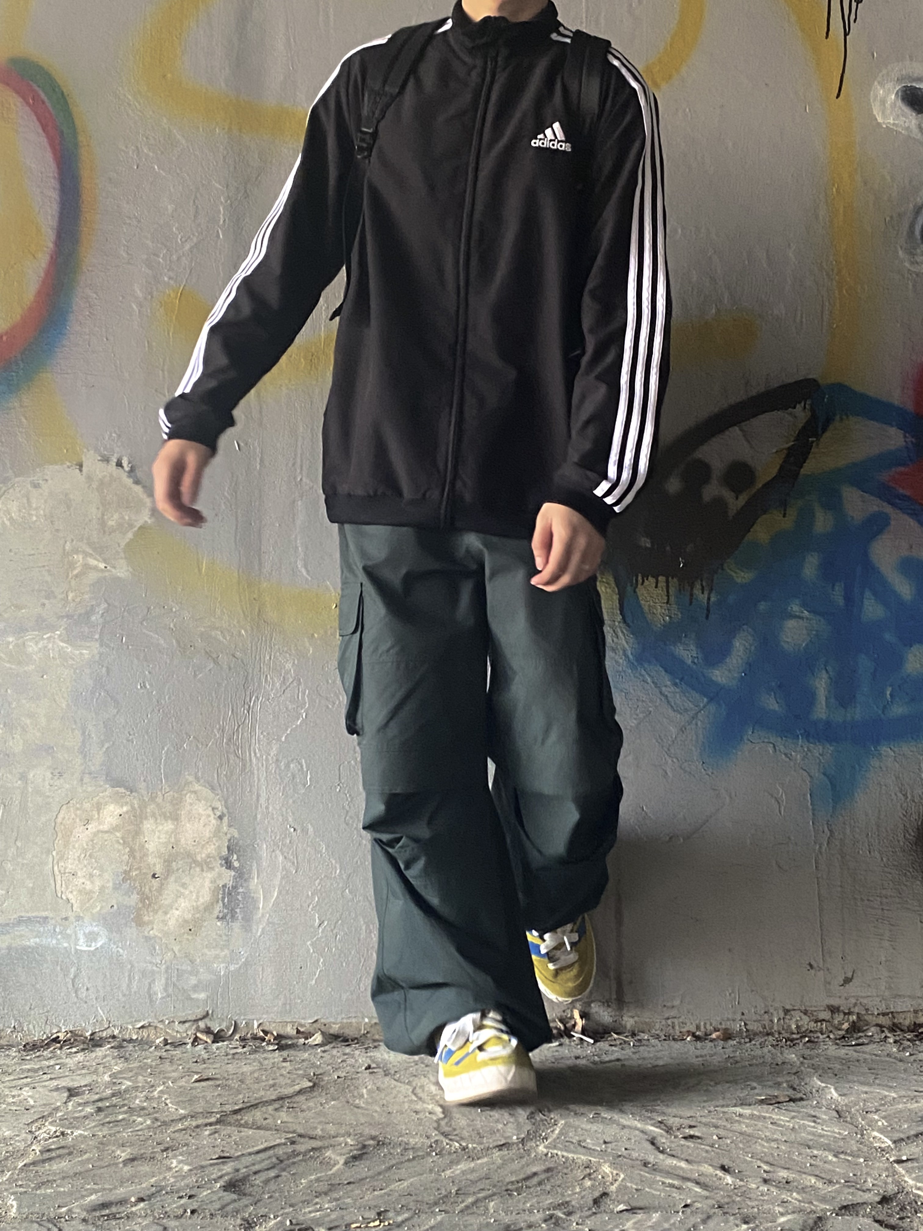CDG Backpack Black, Adidas Adimatic Bright Yellow Blue 착용 스타일 - 1