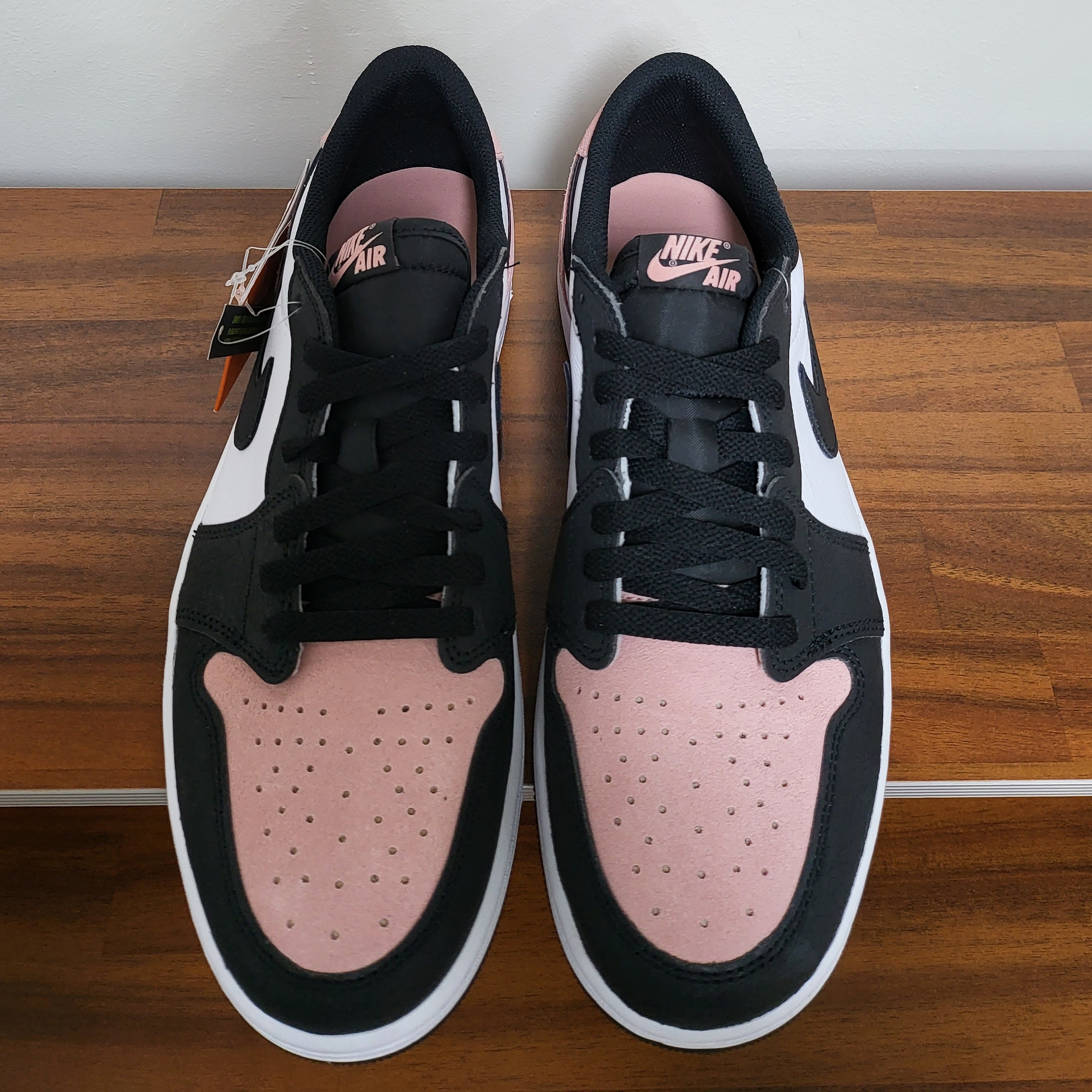 Jordan 1 Retro Low OG Bleached Coral 착용 스타일 - 2