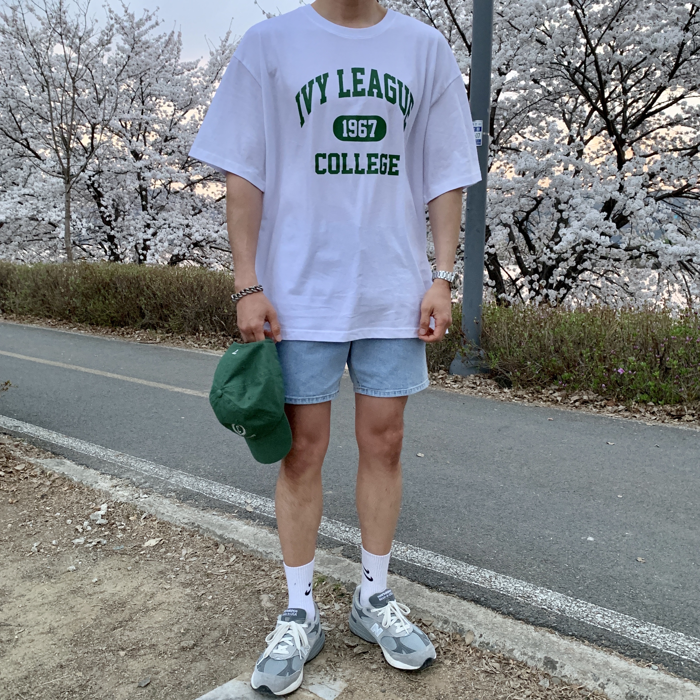 (W) New Balance 993 Made in USA Grey - D Wide 착용 스타일 - 3