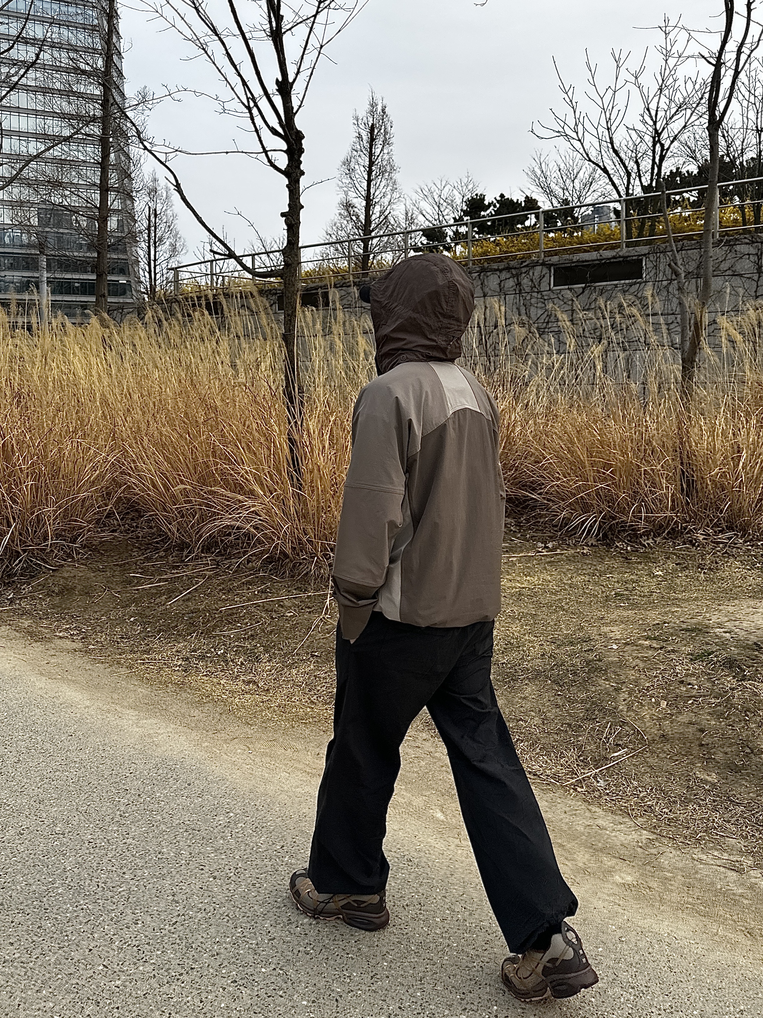 Nike Air Kukini Dark Chocolate, Nike ACG Sun Farer Jacket Ironstone - Asia 착용 스타일 - 2