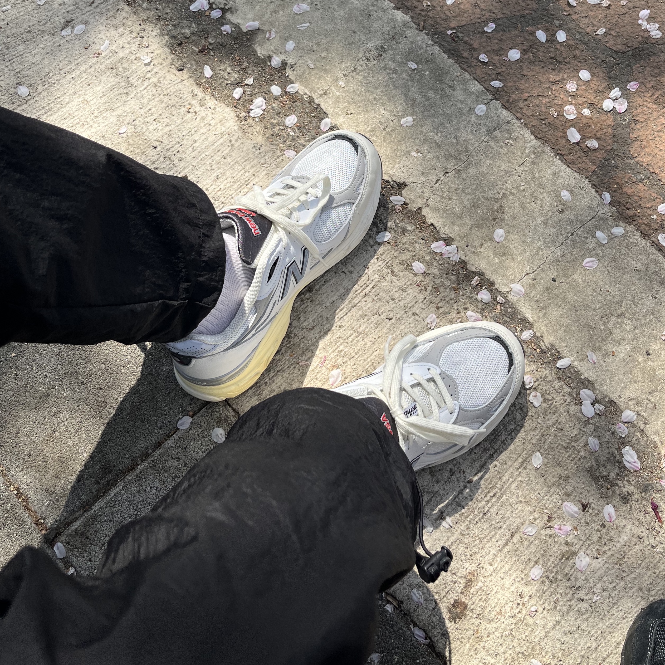 New Balance 990v3 Made in USA Sea Salt 착용 스타일 - 2