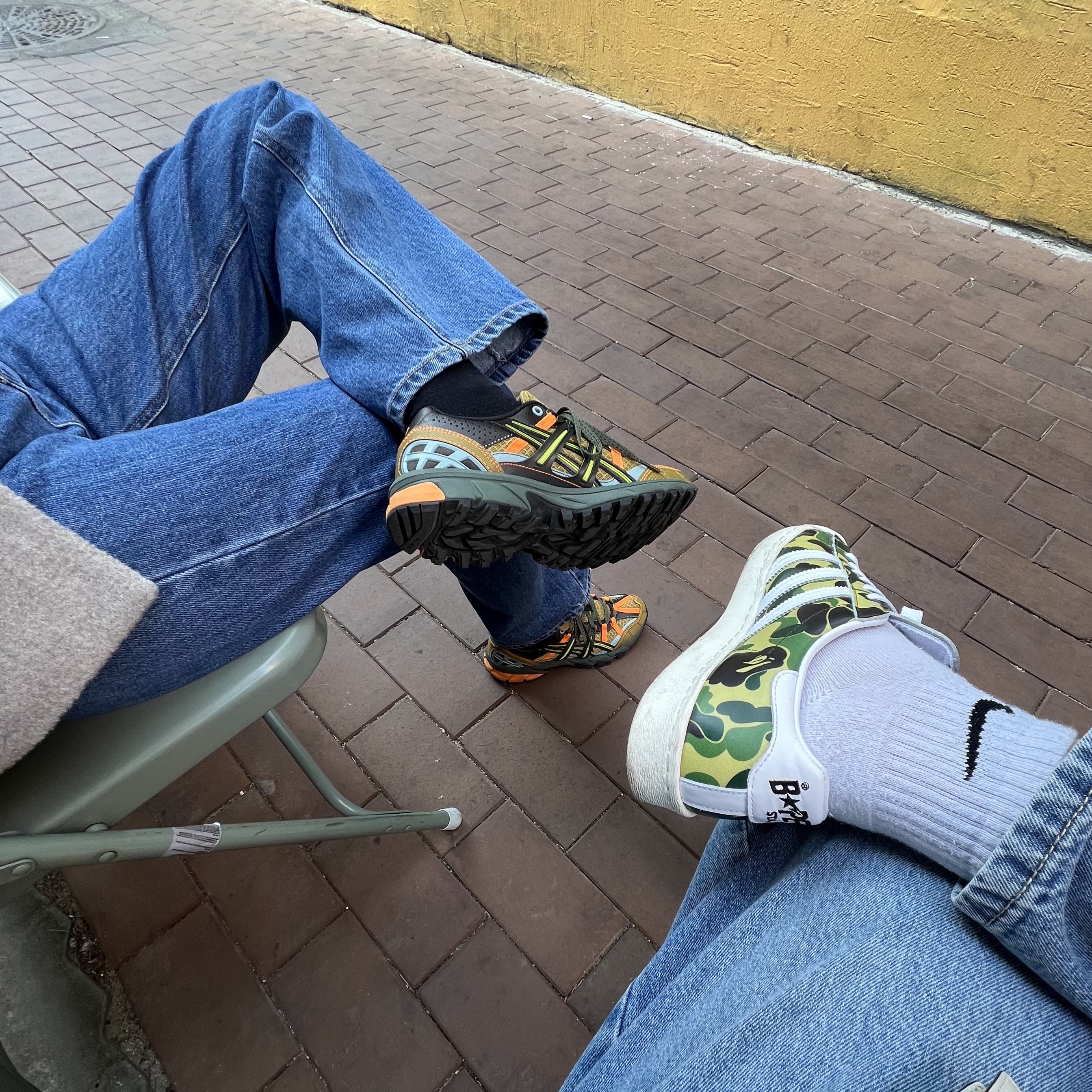 Asics x Andersson Bell Gel-Sonoma 15-50 Olive Oil Dark Brown, Adidas x BAPE Superstar 80s Green Camo 착용 스타일