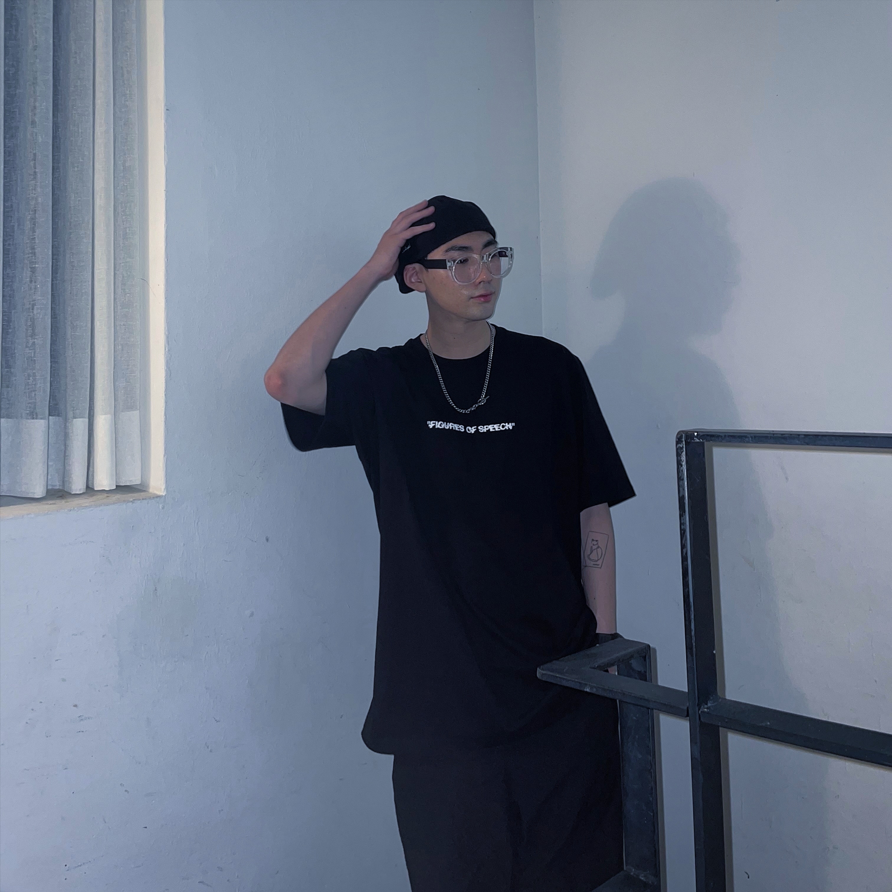 Off-White x Post Archive Faction Figures of Speech T-Shirt Right Black 착용 스타일