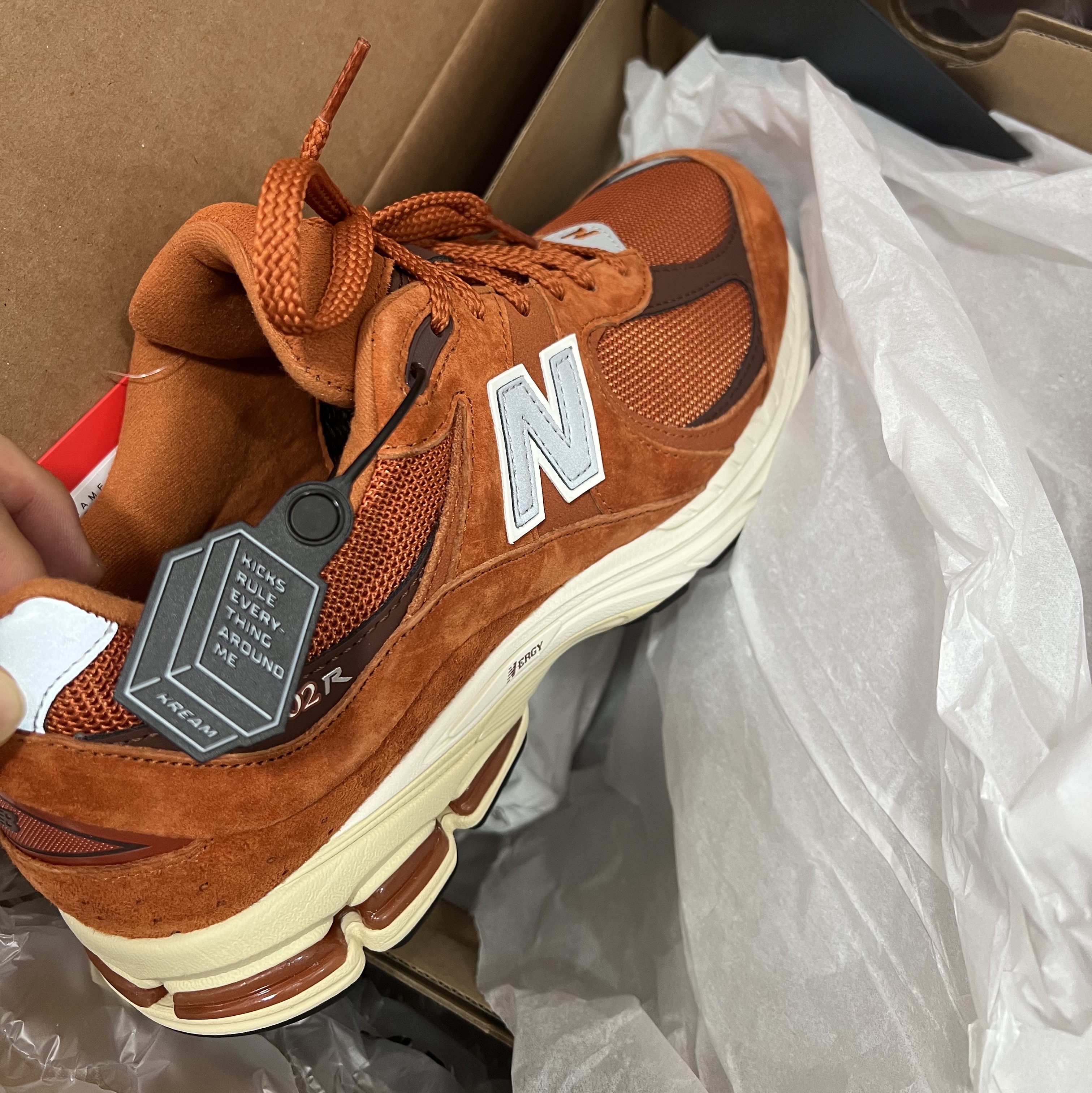 New Balance 2002R Rust Oxide 착용 스타일