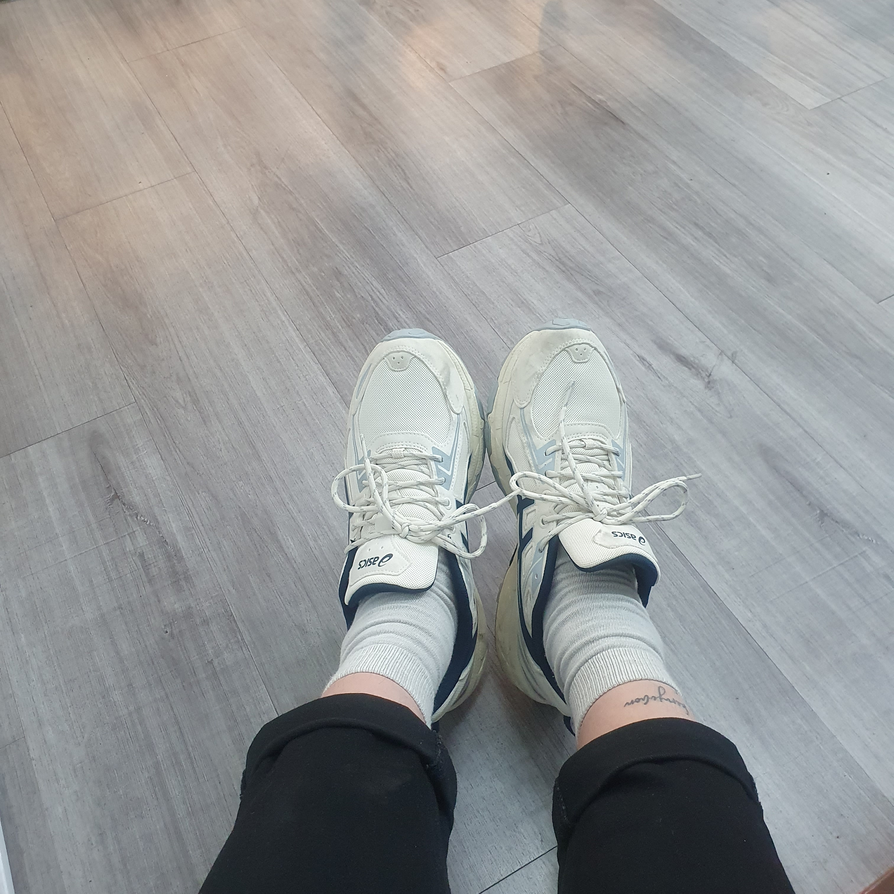 Asics Gel-Venture 6 SPS Birch French Blue 착용 스타일