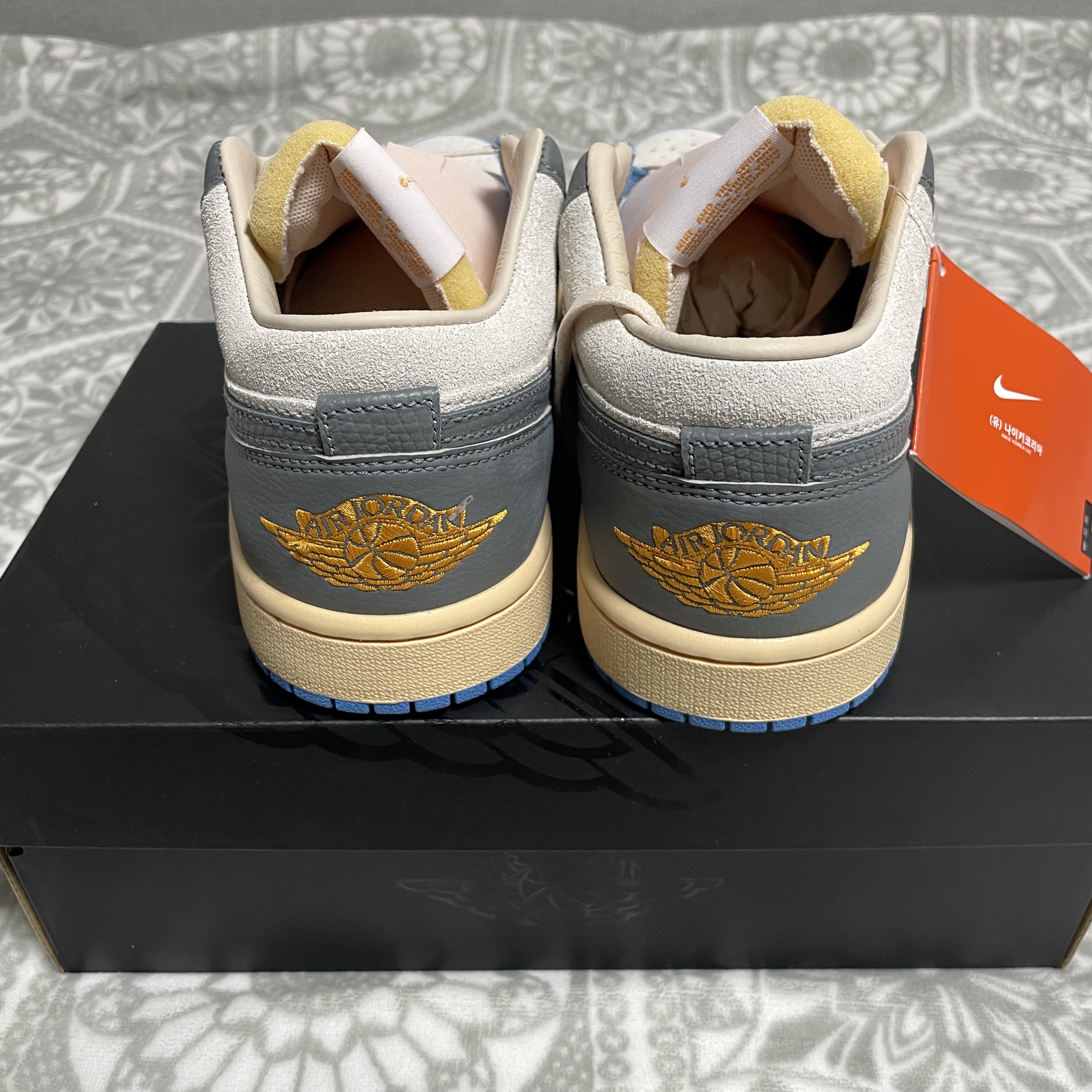 Jordan 1 Low SE Tokyo 96 착용 스타일 - 4