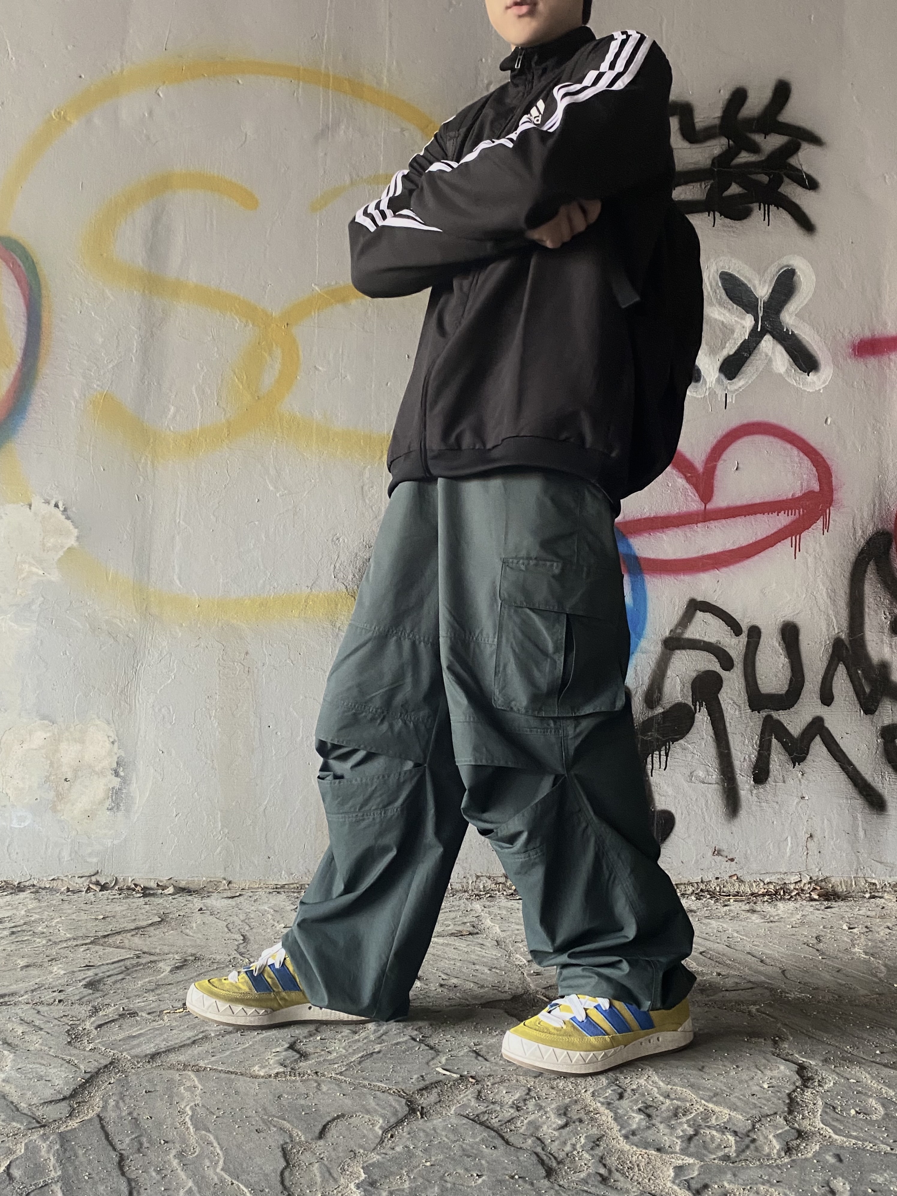 CDG Backpack Black, Adidas Adimatic Bright Yellow Blue 착용 스타일 - 4