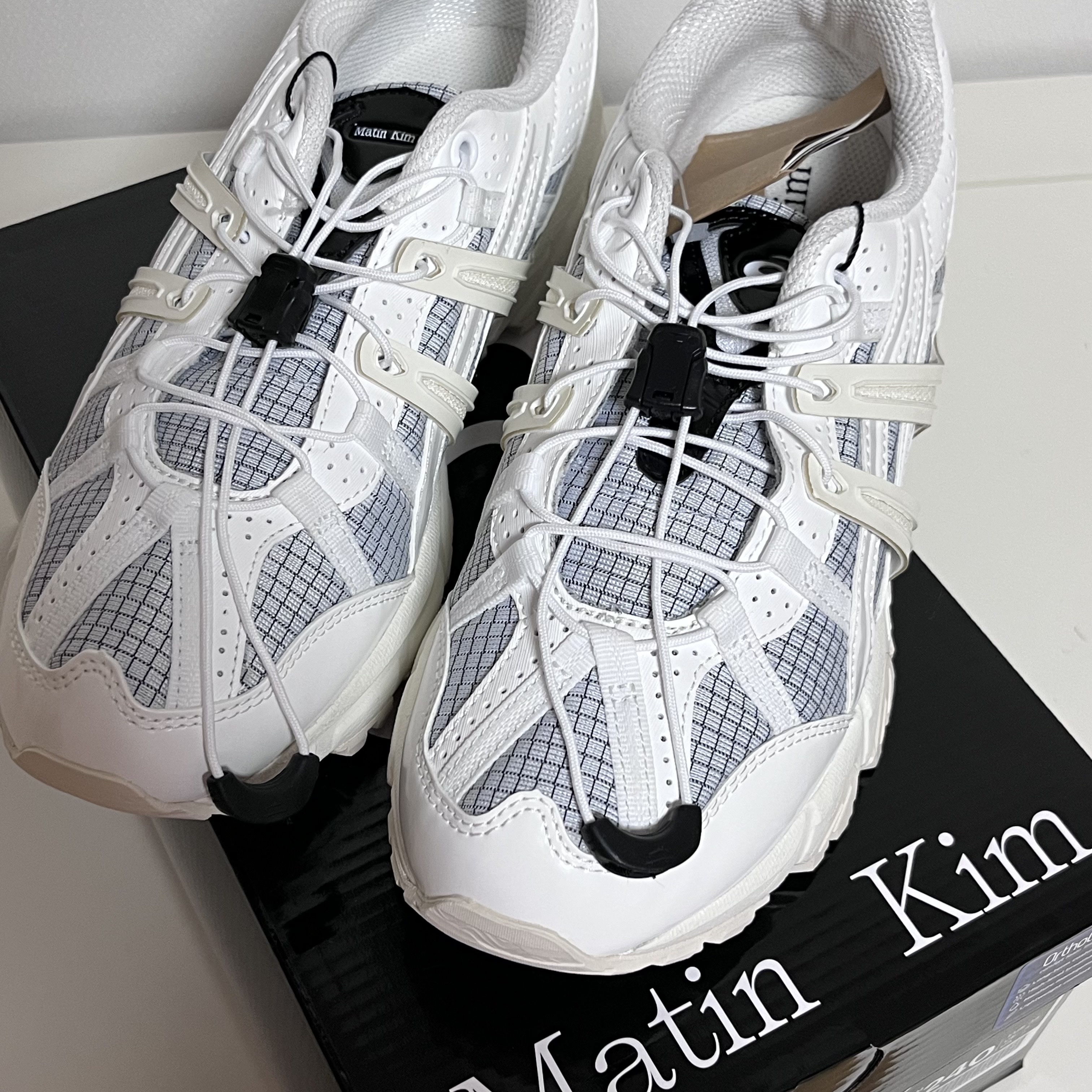 (W) Asics x Matin Kim Gel-Sonoma 15-50 Glacier Grey White 착용 스타일 - 1