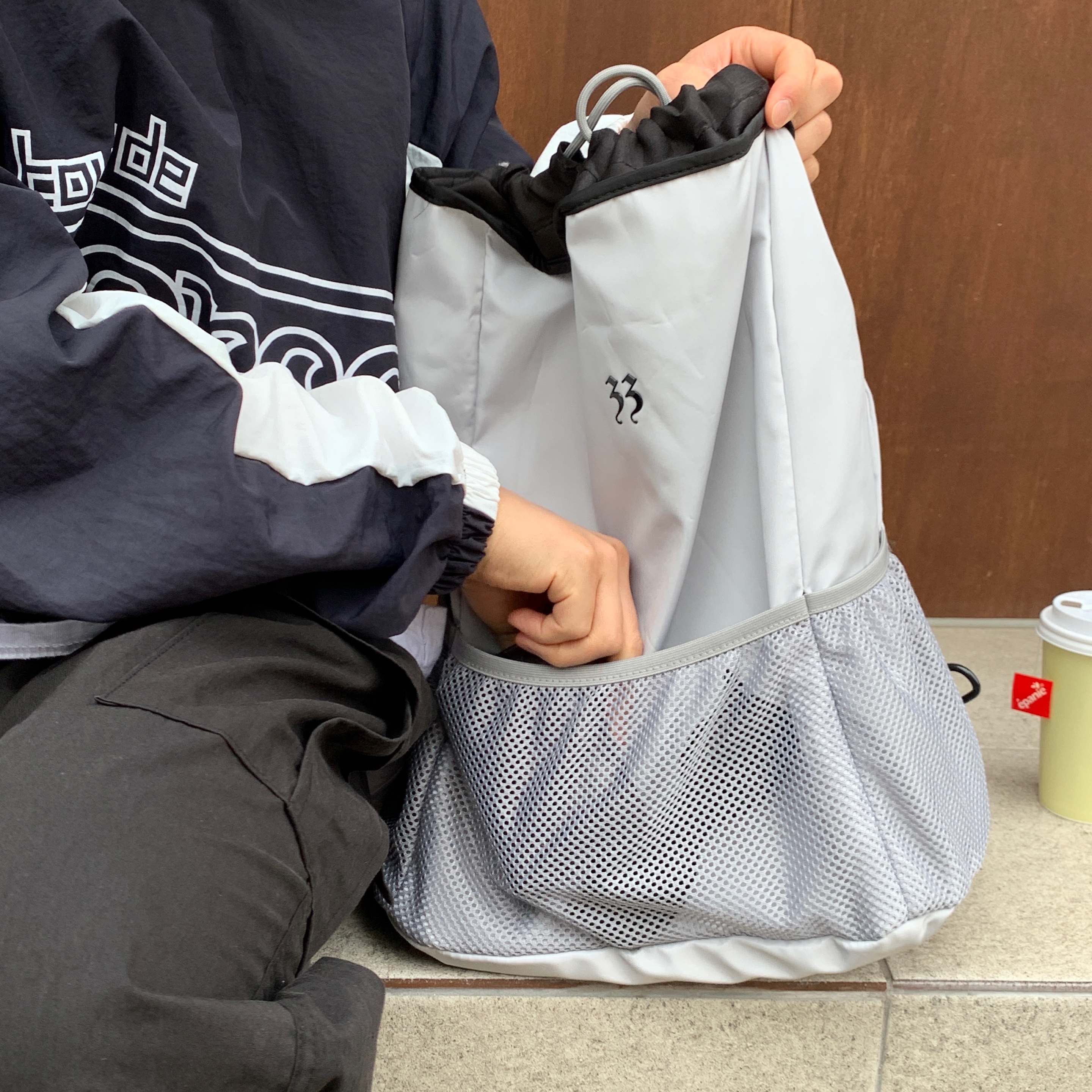 Adidas Superstar Premium Black White 착용 스타일 - 2