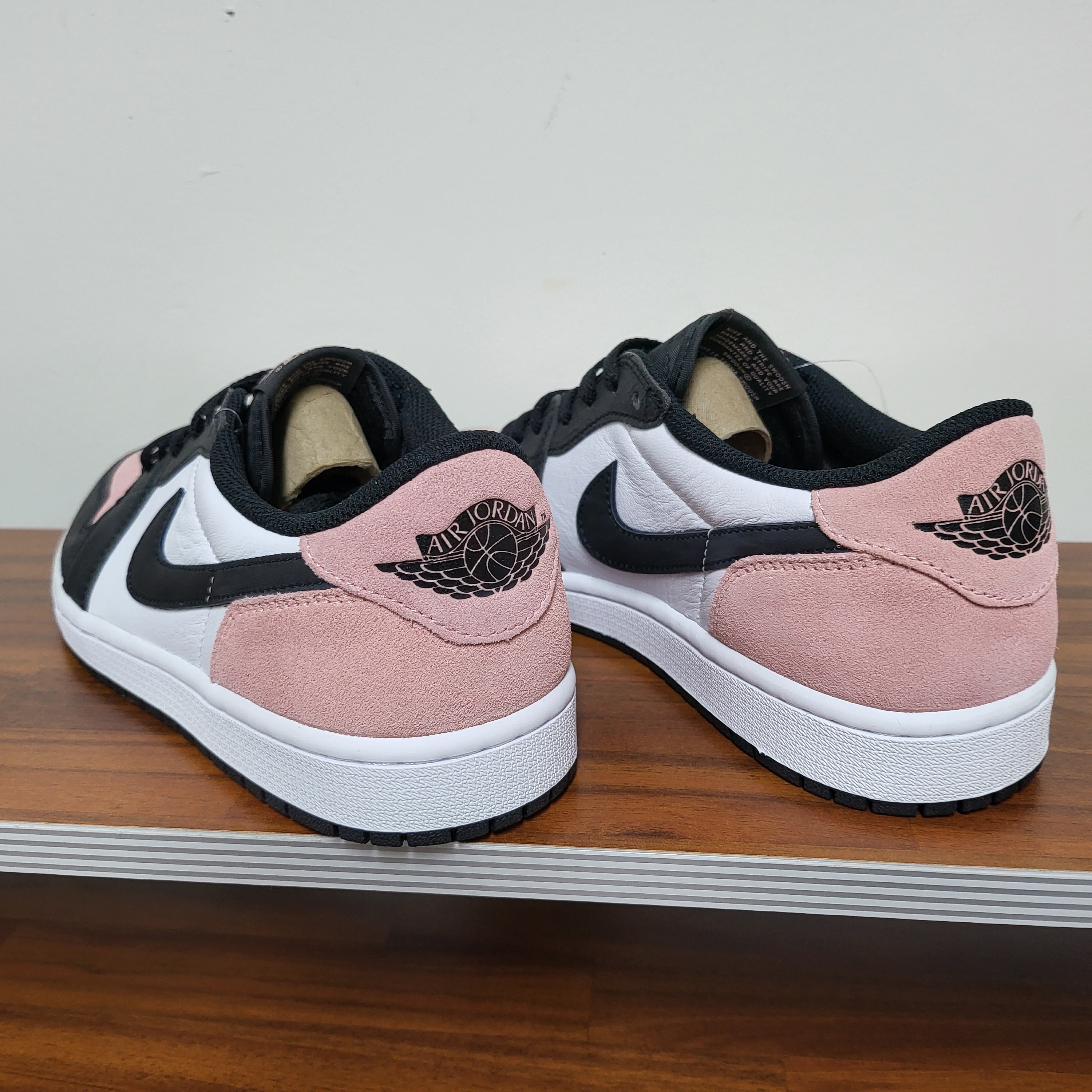 Jordan 1 Retro Low OG Bleached Coral 착용 스타일 - 3