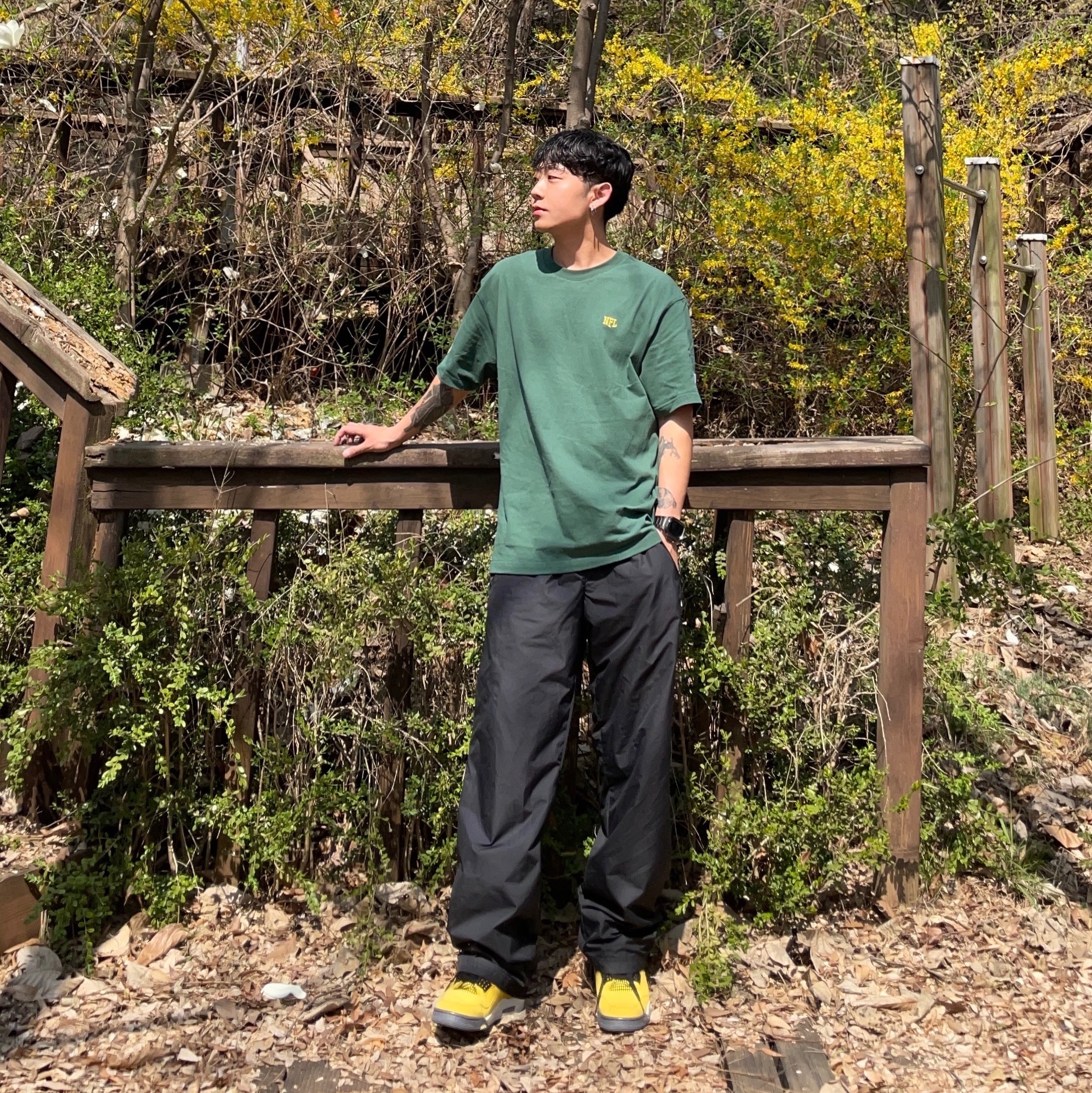 Jordan 4 Retro Tour Yellow 착용 스타일