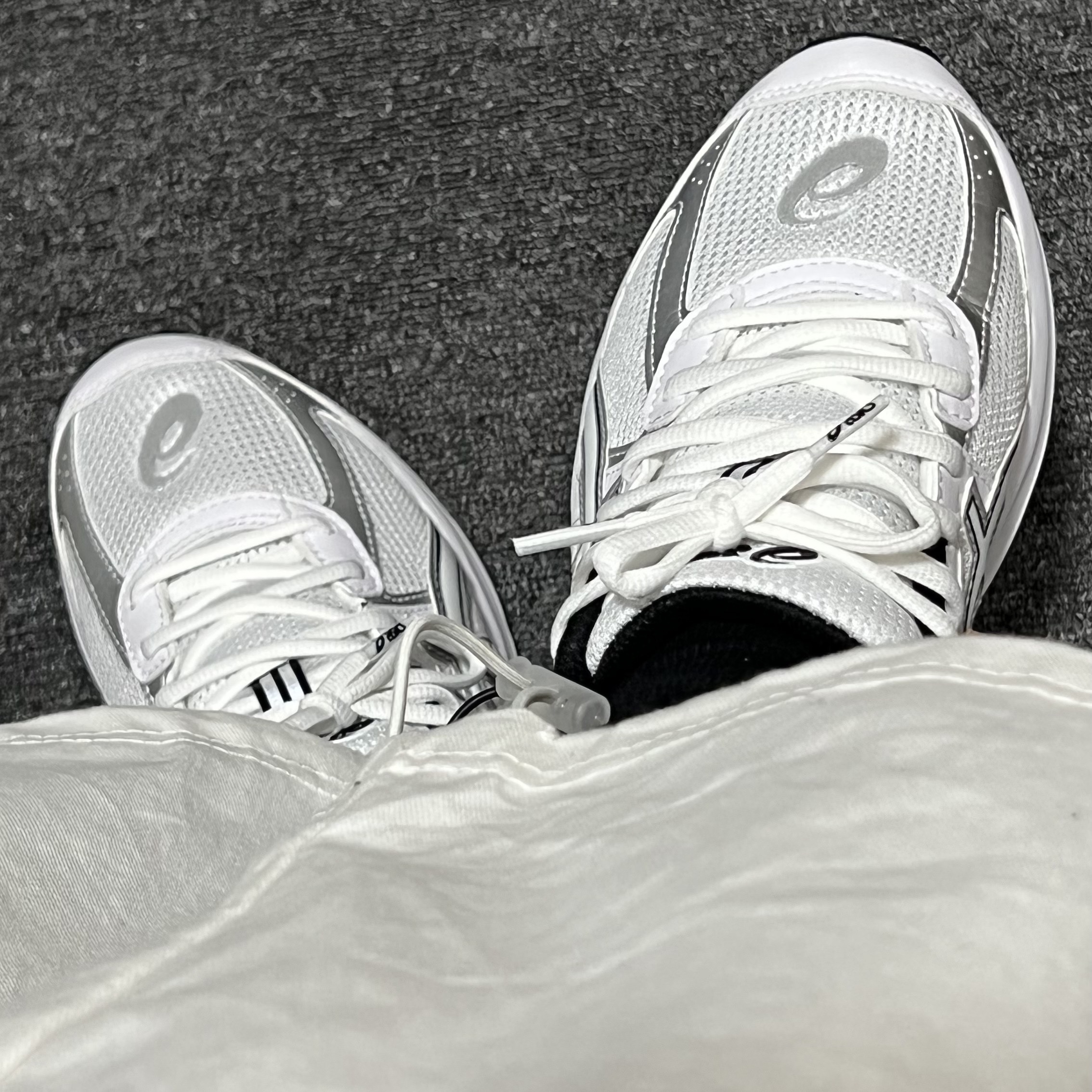 Asics Jog 100 S White - 2E Wide 착용 스타일