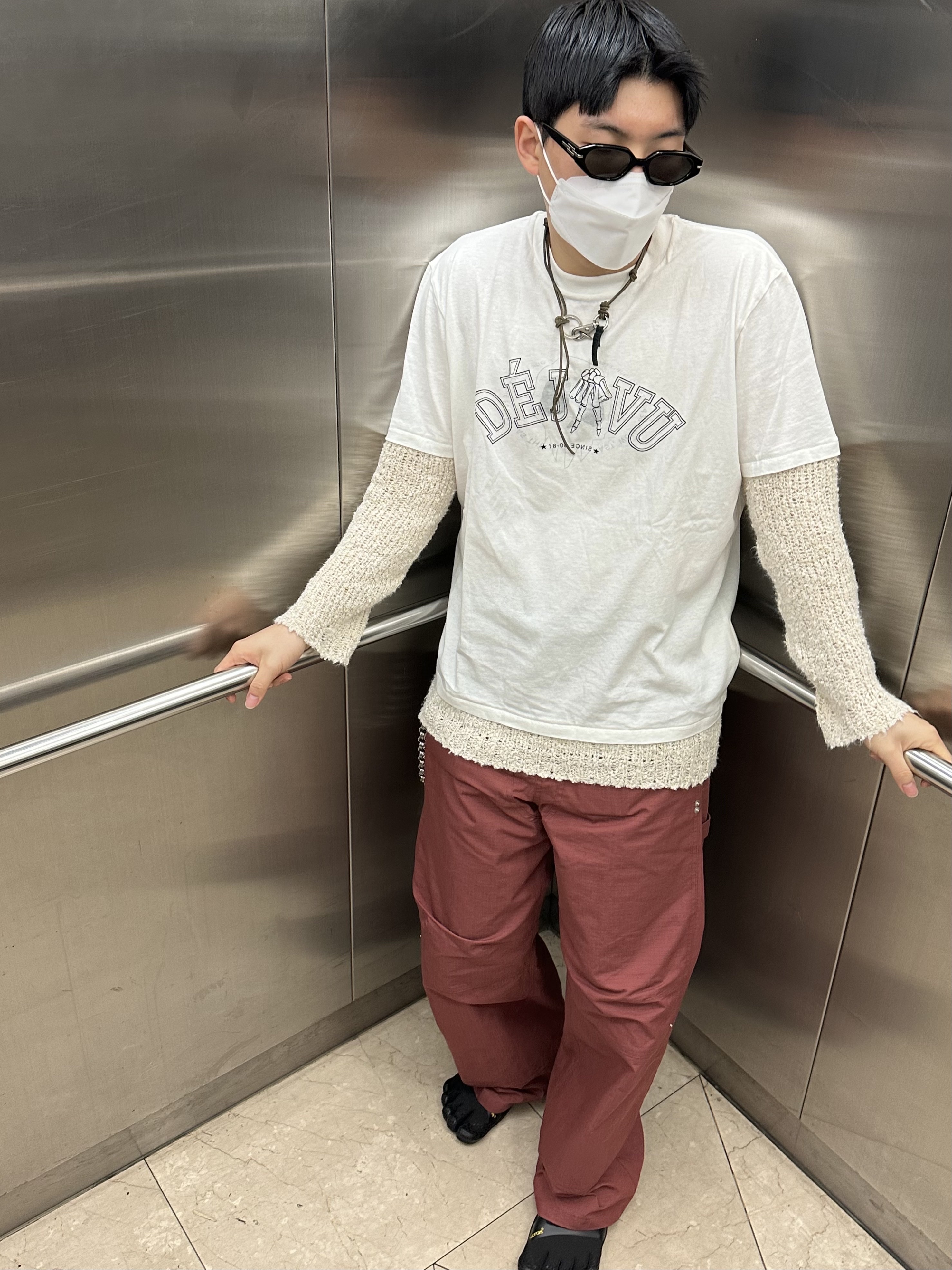 Our Legacy Deja Vu Print Mix Long Sleeve T-Shirt White, Our Legacy Ladon Leather Keychain Olive 착용 스타일 - 1