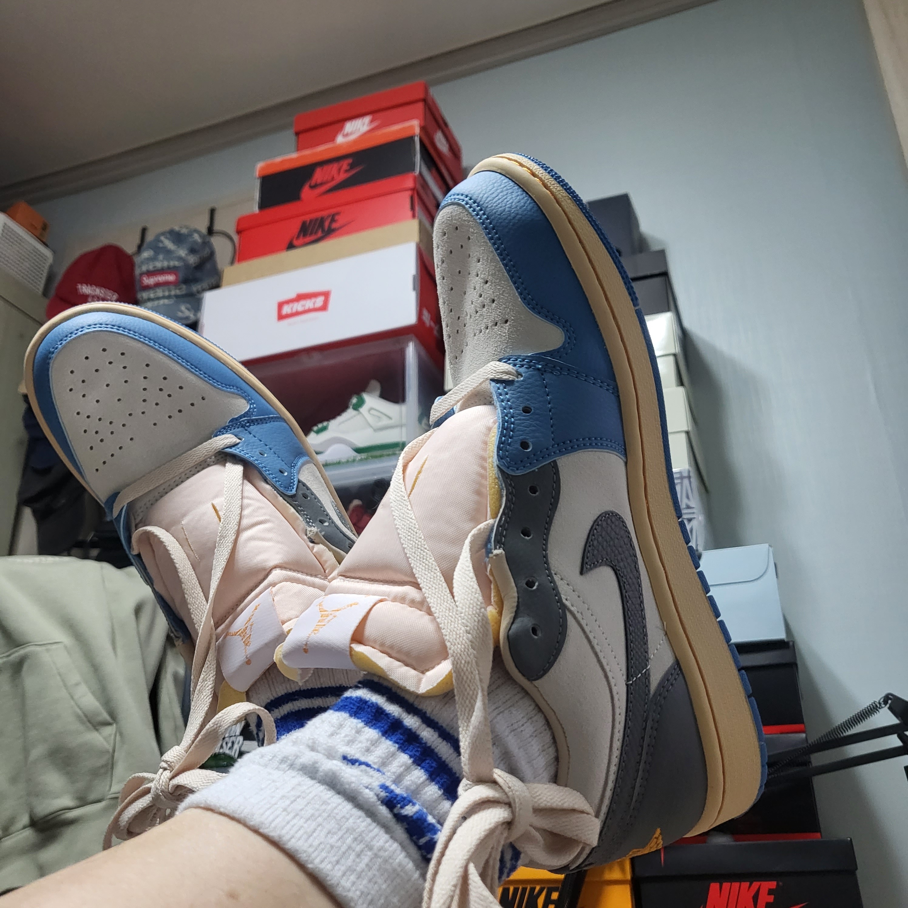 Jordan 1 Low SE Tokyo 96, Jordan 11 Retro Low Cement Grey 착용 스타일 - 2