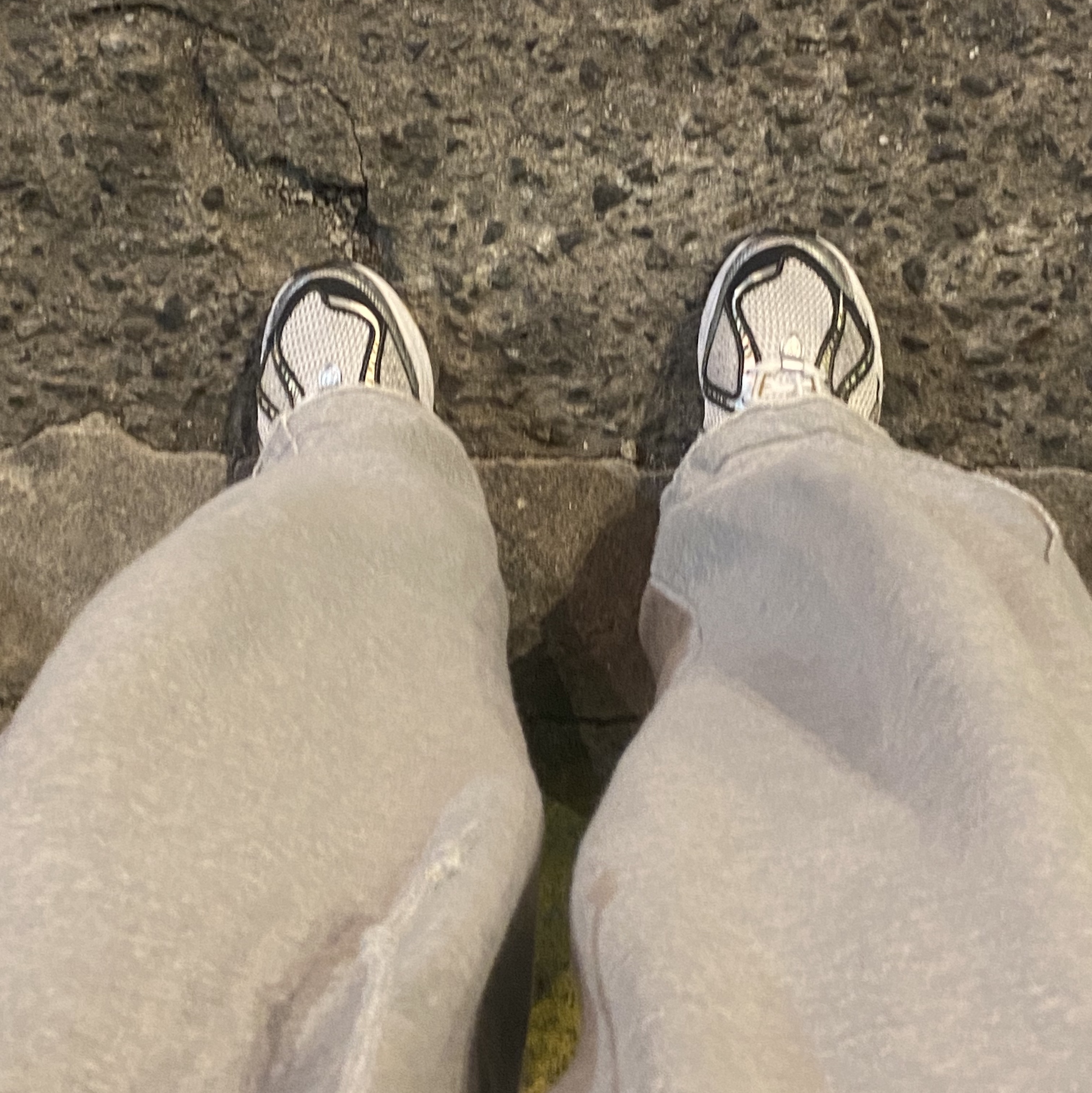 New Balance 1906R White Gold 착용 스타일