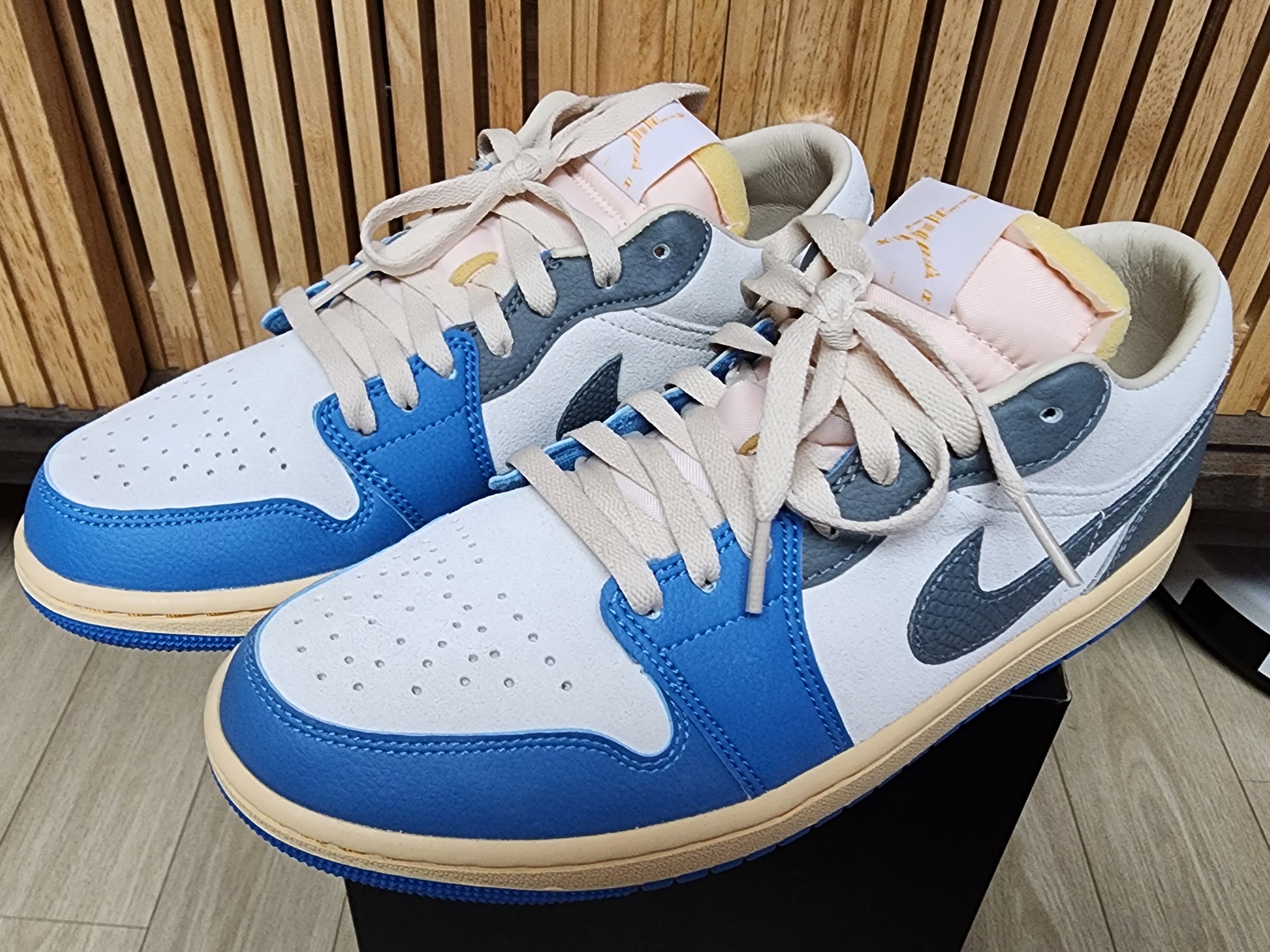 Jordan 1 Low SE Tokyo 96 착용 스타일 - 4