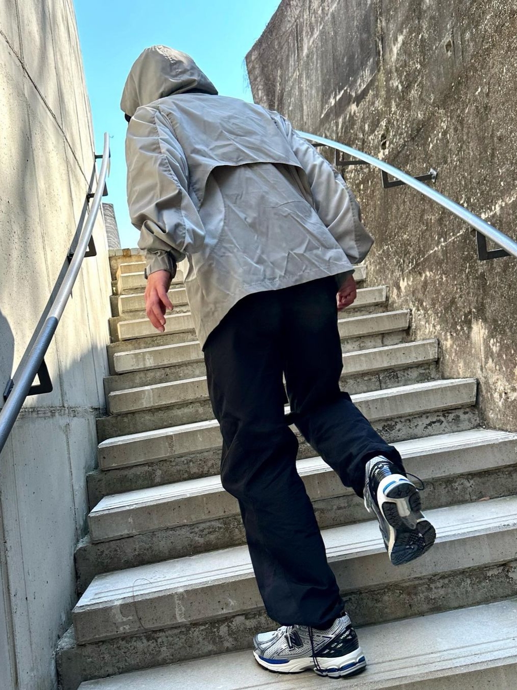 Art Of Field Assembled Jacket Beige 착용 스타일 - 1