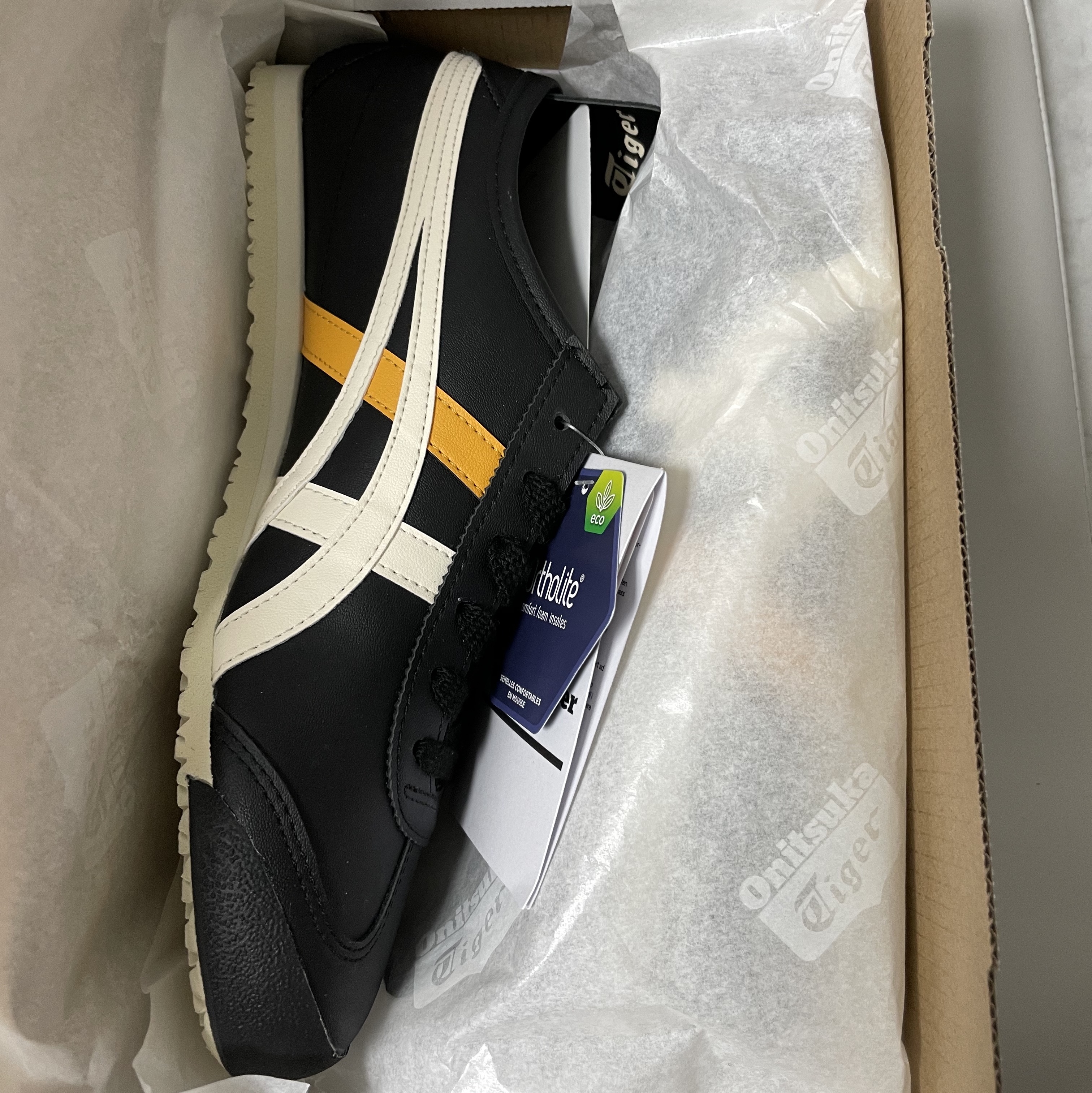 Onitsuka Tiger Mexico 66 Black Birch 착용 스타일