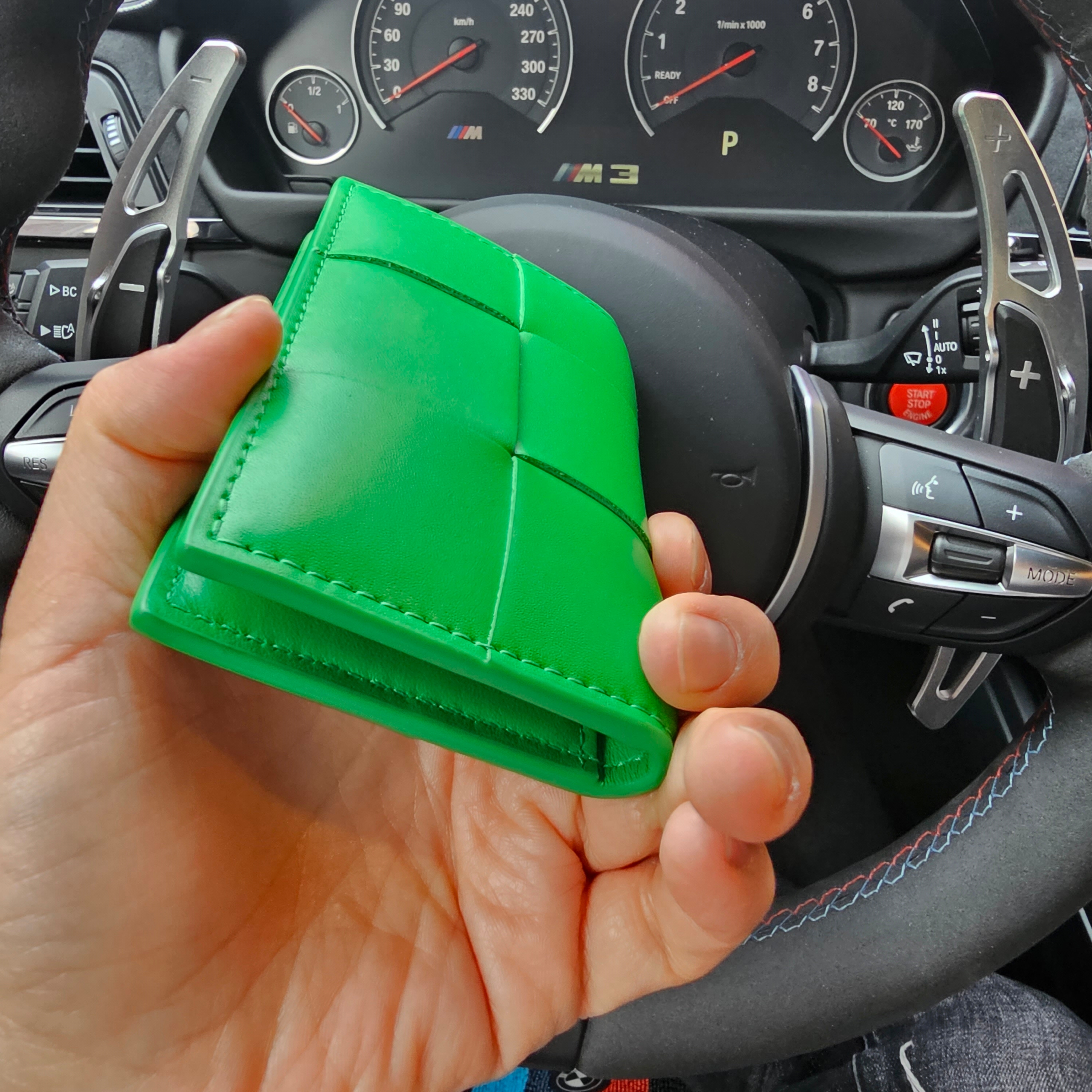 Bottega Veneta Flap Card Case Parakeet 착용 스타일 - 1
