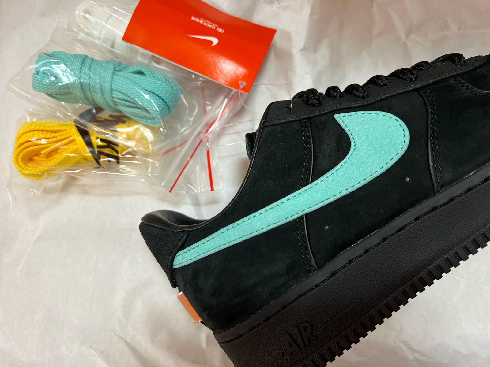 Nike x Tiffany & Co. Air Force 1 Low SP 1837 착용 스타일