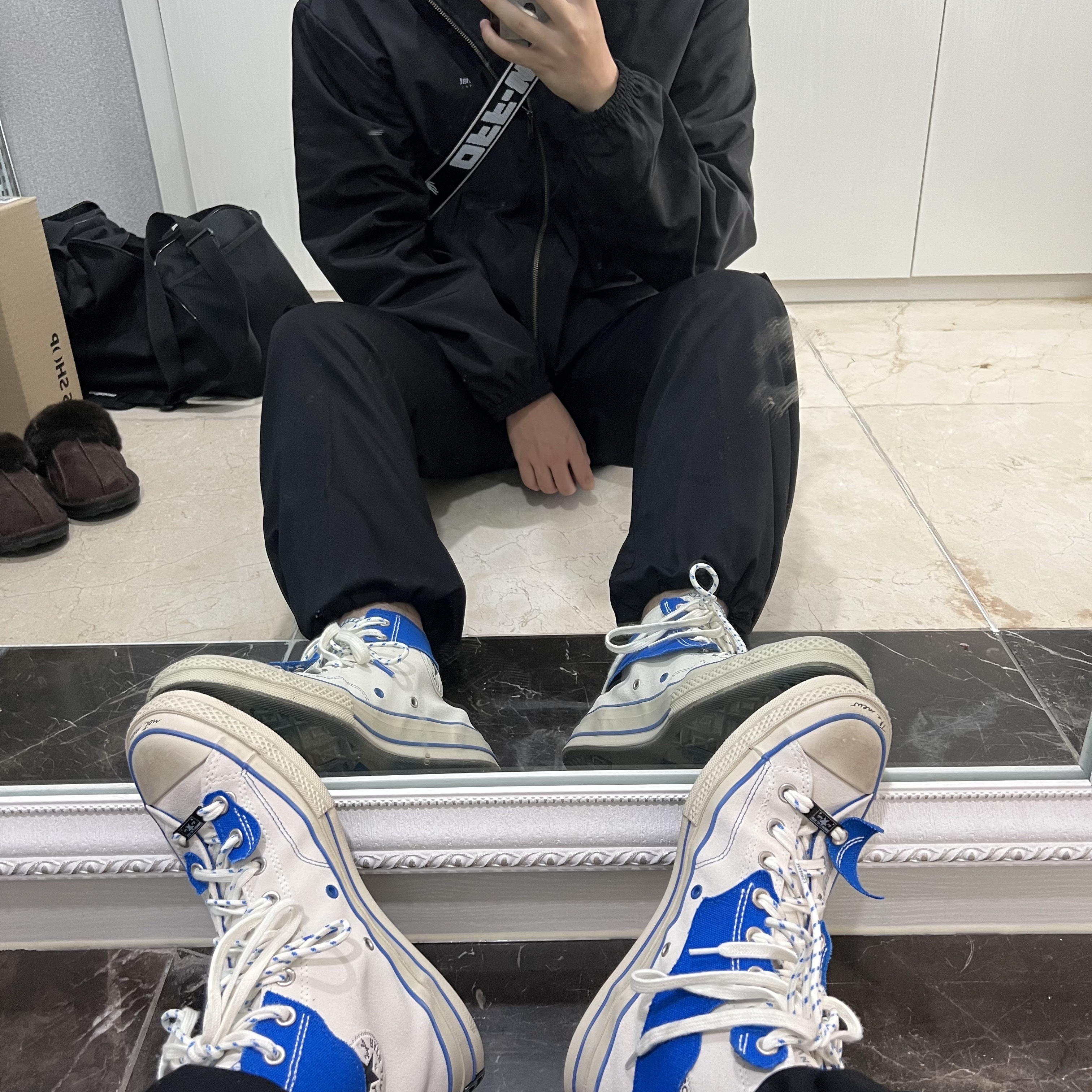 Converse x Ader Error Chuck 70 High White, Arc'teryx Calvus Cap Black 착용 스타일