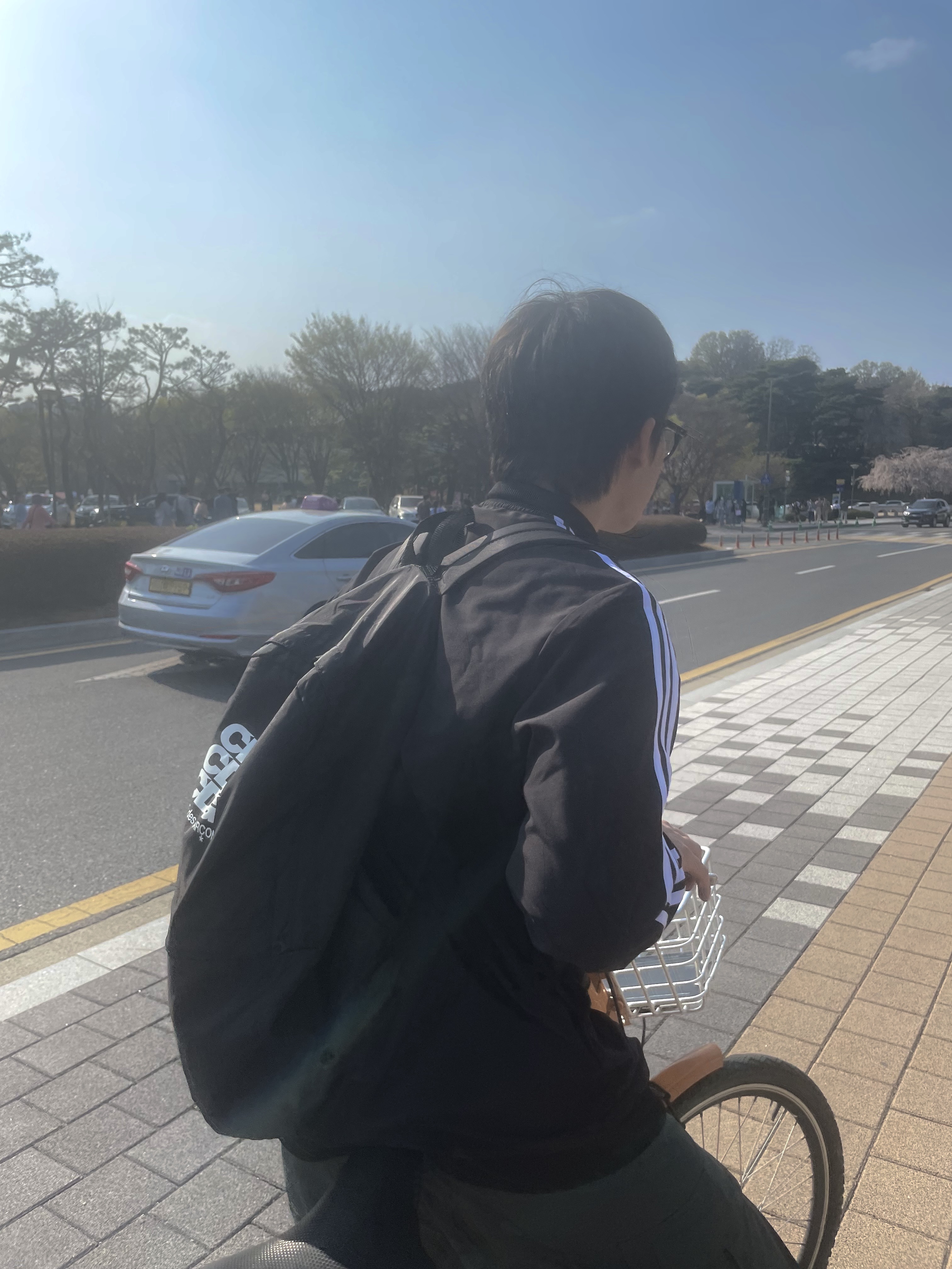 Adidas Adimatic Bright Yellow Blue, CDG Backpack Black 착용 스타일 - 5