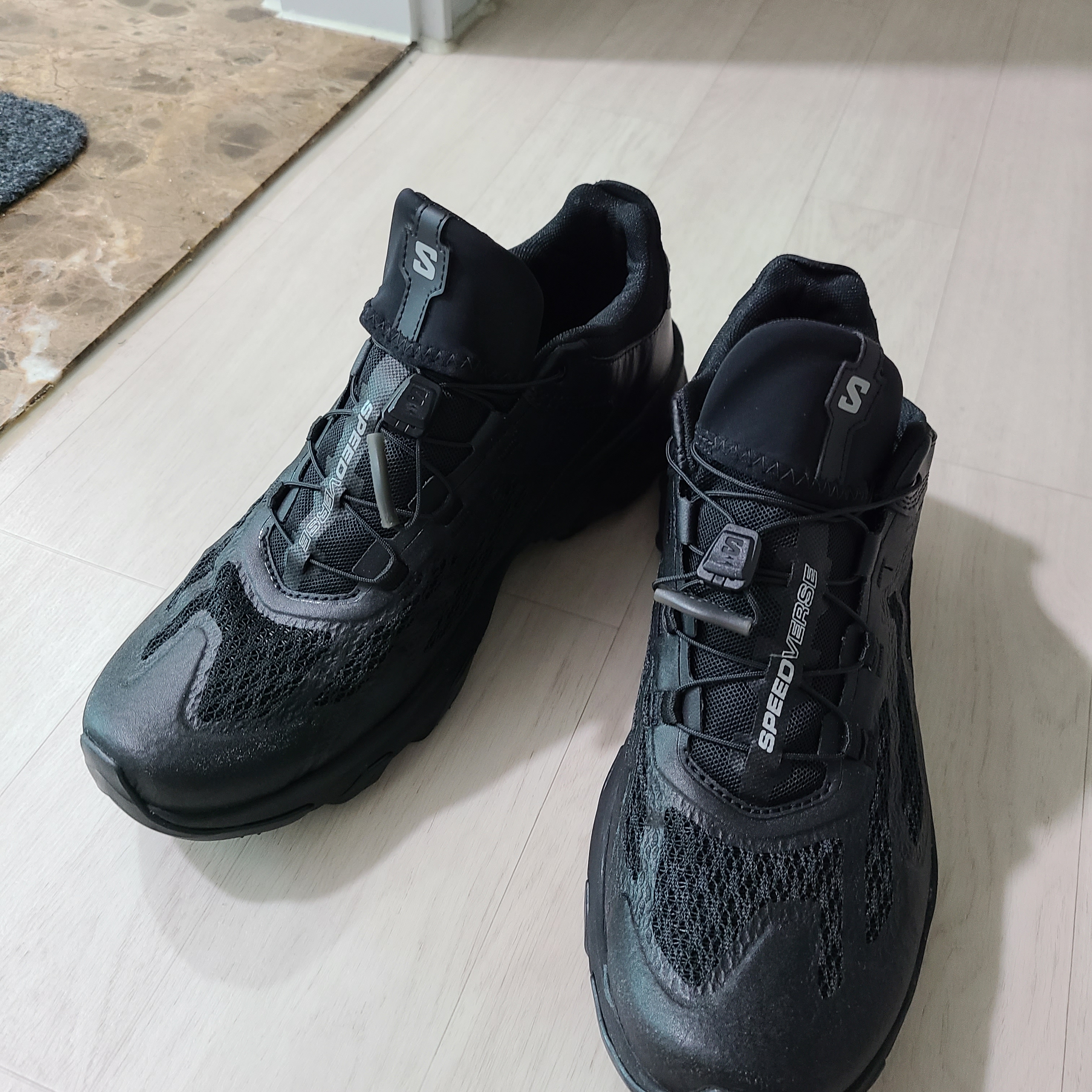 Salomon Speedverse PRG Black Alloy Black 착용 스타일 - 2
