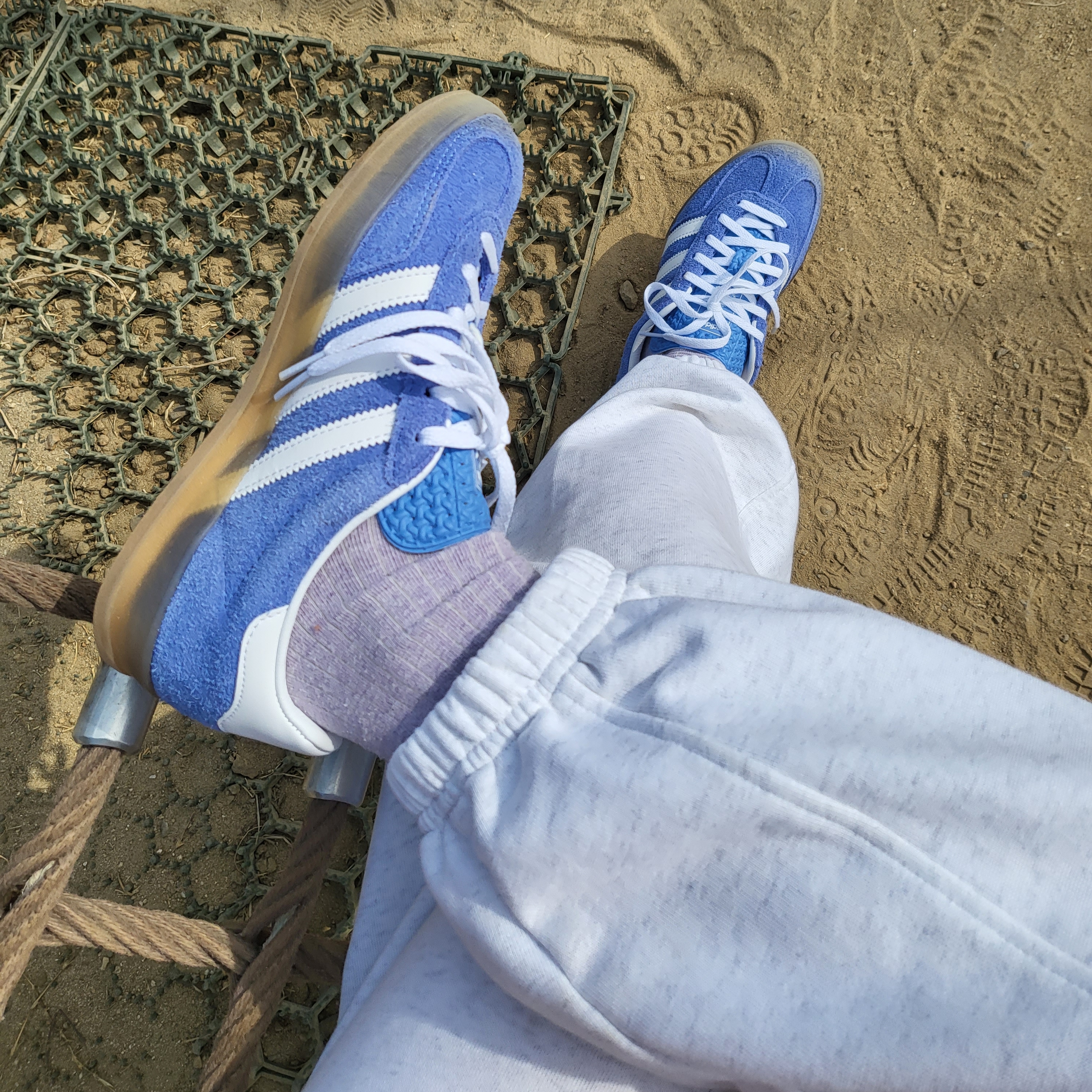 (W) Adidas Gazelle Indoor Blue Fusion Cloud White 착용 스타일 - 1