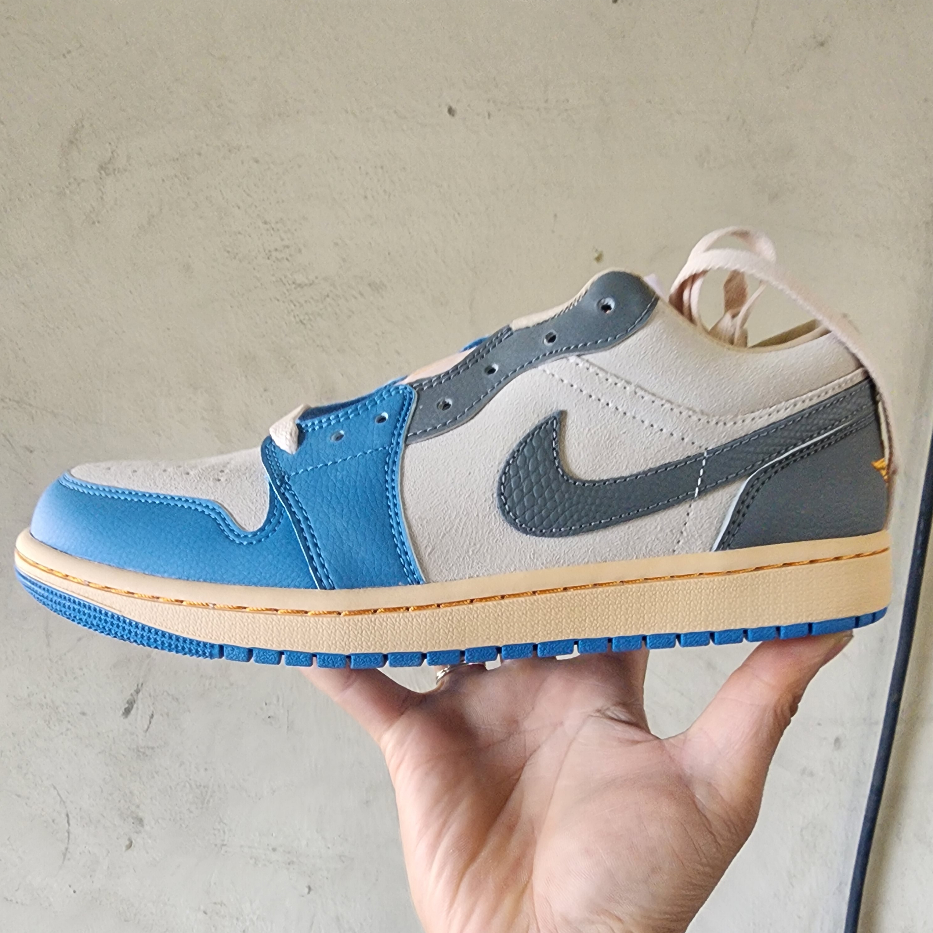 Jordan 1 Low SE Tokyo 96 착용 스타일 - 2